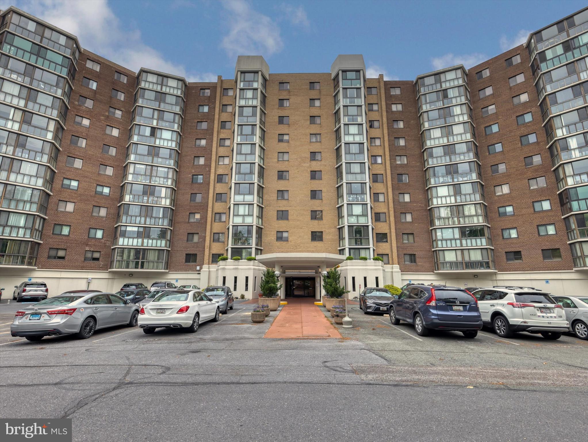 LEISURE WORLD - Residential