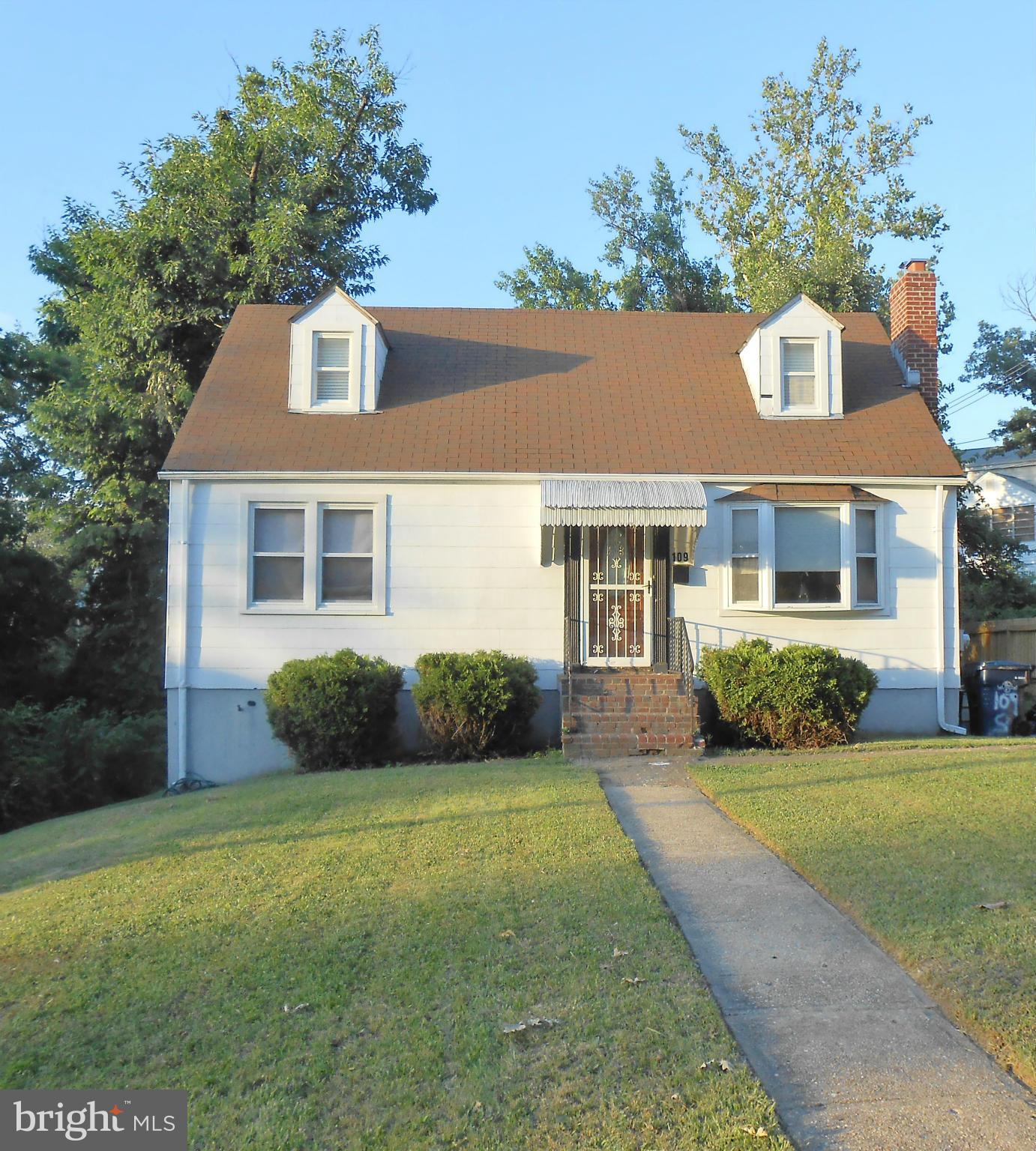 LOCATION! LOCATION! LOCATION!  LESS THAN 1 MILE FROM 495, WILSON BRIDGE AND 295.  GREAT COMMUTE! STUNNING KITCHEN REMODEL--- GRANITE COUNTERS, TILE FLOORS AND STAINLESS STEEL APPLIANCES.  HARDWOOD FLOORS IN LIVING ROOM AND BEDROOMS.  4 BED ROOMS, 2 FULL BATHS, FINISHED REC ROOM IN BASEMENT AND  COZY WOOD-BURNING FIREPLACE.  ENJOY THE 2 MINUTE RIDE TO THE NATIONAL HARBOR AND NEW TANGER OUTLETS!!