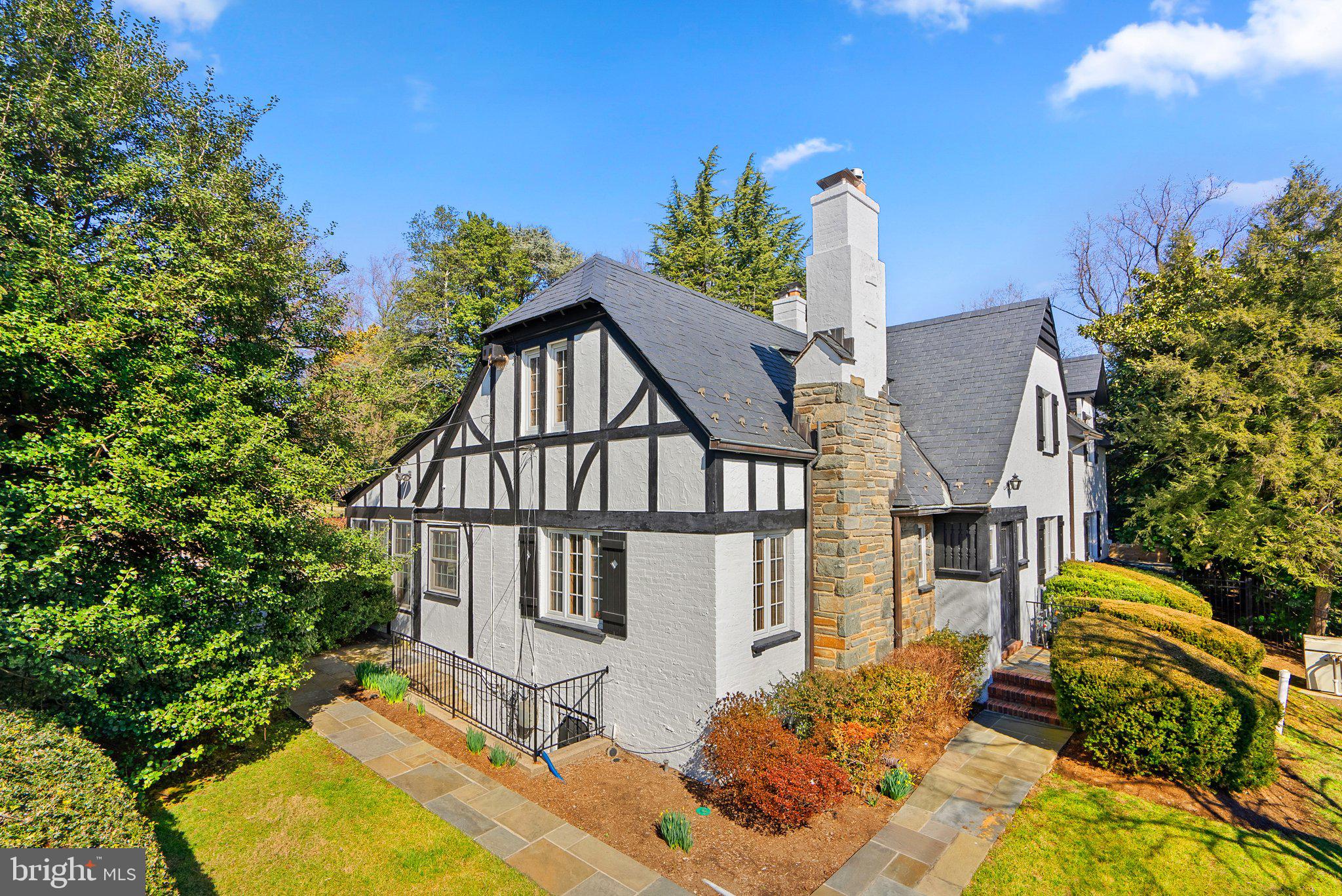 WOODSIDE PARK - Residential