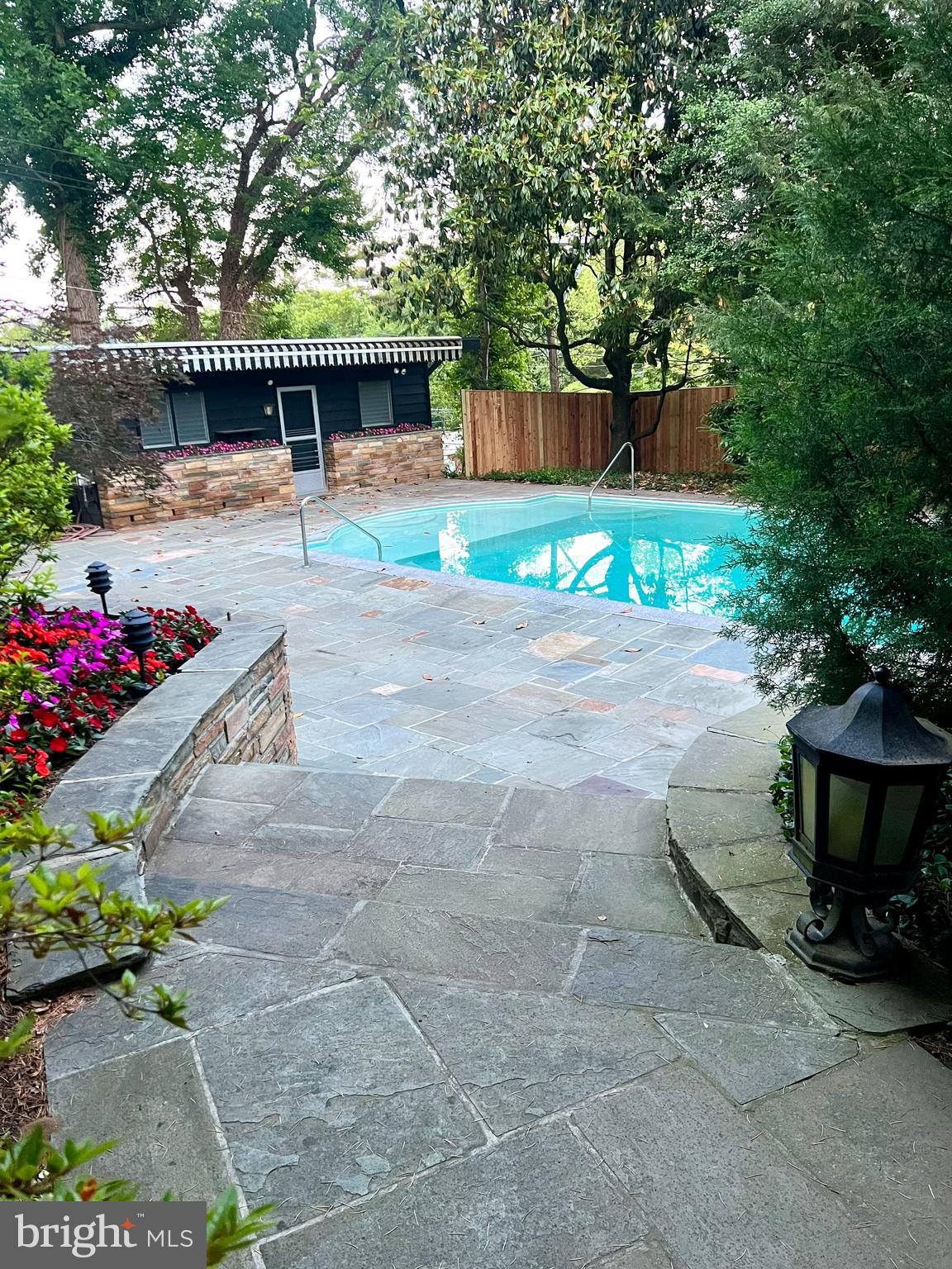 WOODSIDE PARK - Residential