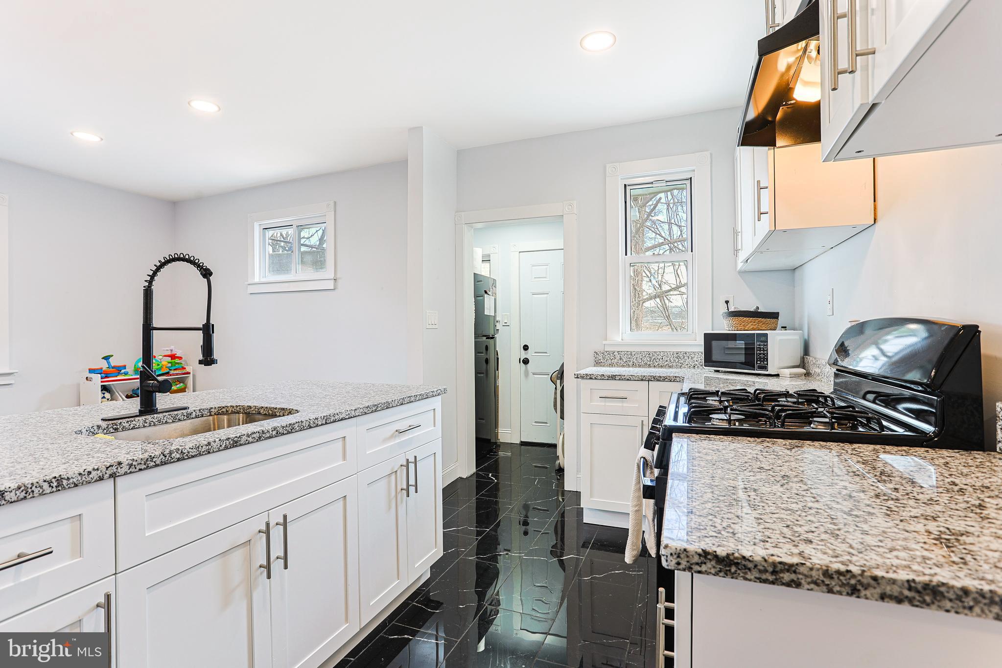 LANSDOWNE - Residential