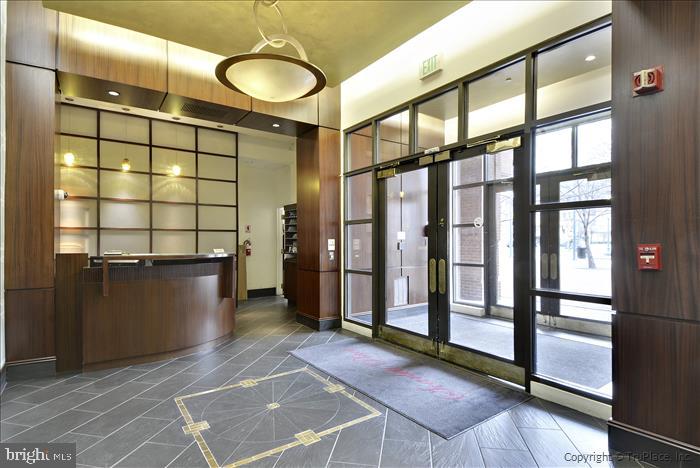 HARBOR EAST - Residential