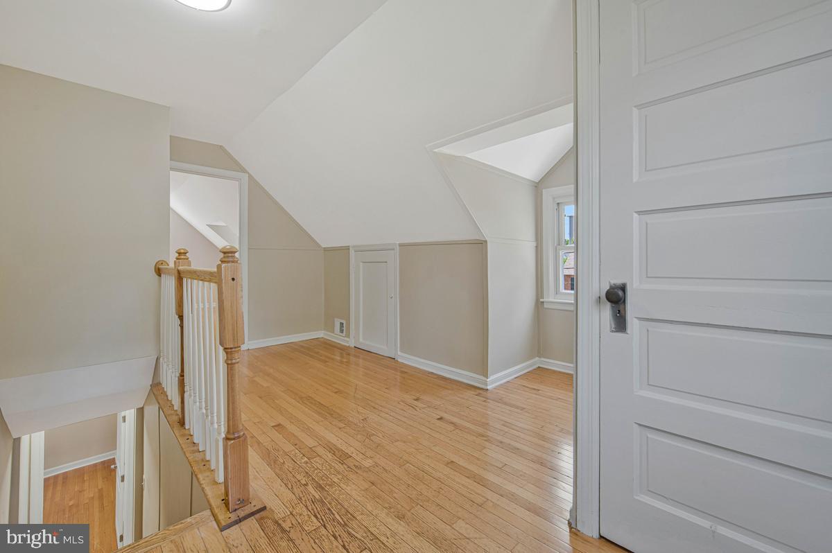 OAK SPRING - Residential