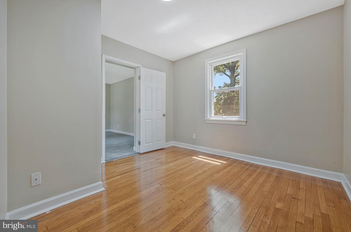 OAK SPRING - Residential