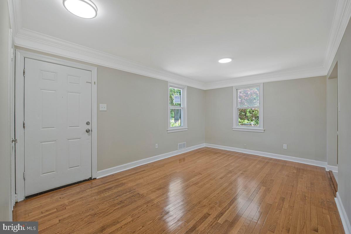 OAK SPRING - Residential