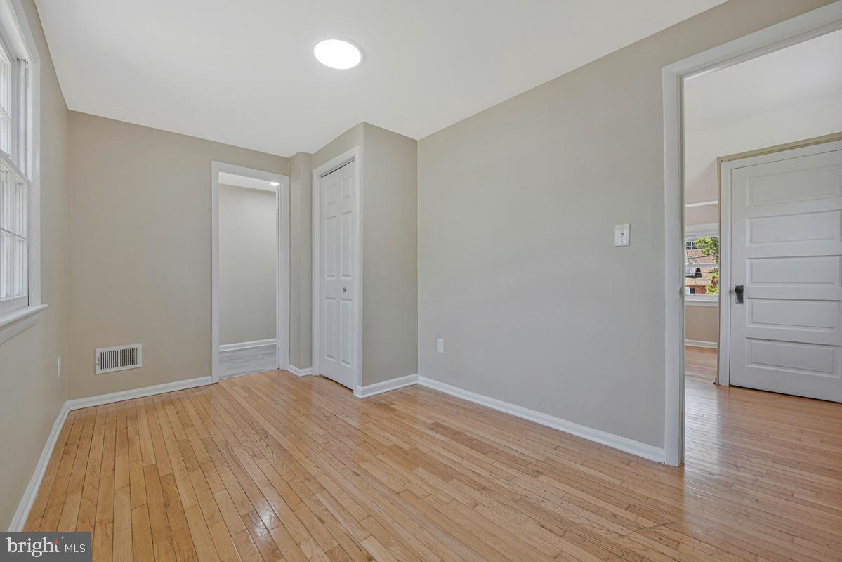 OAK SPRING - Residential