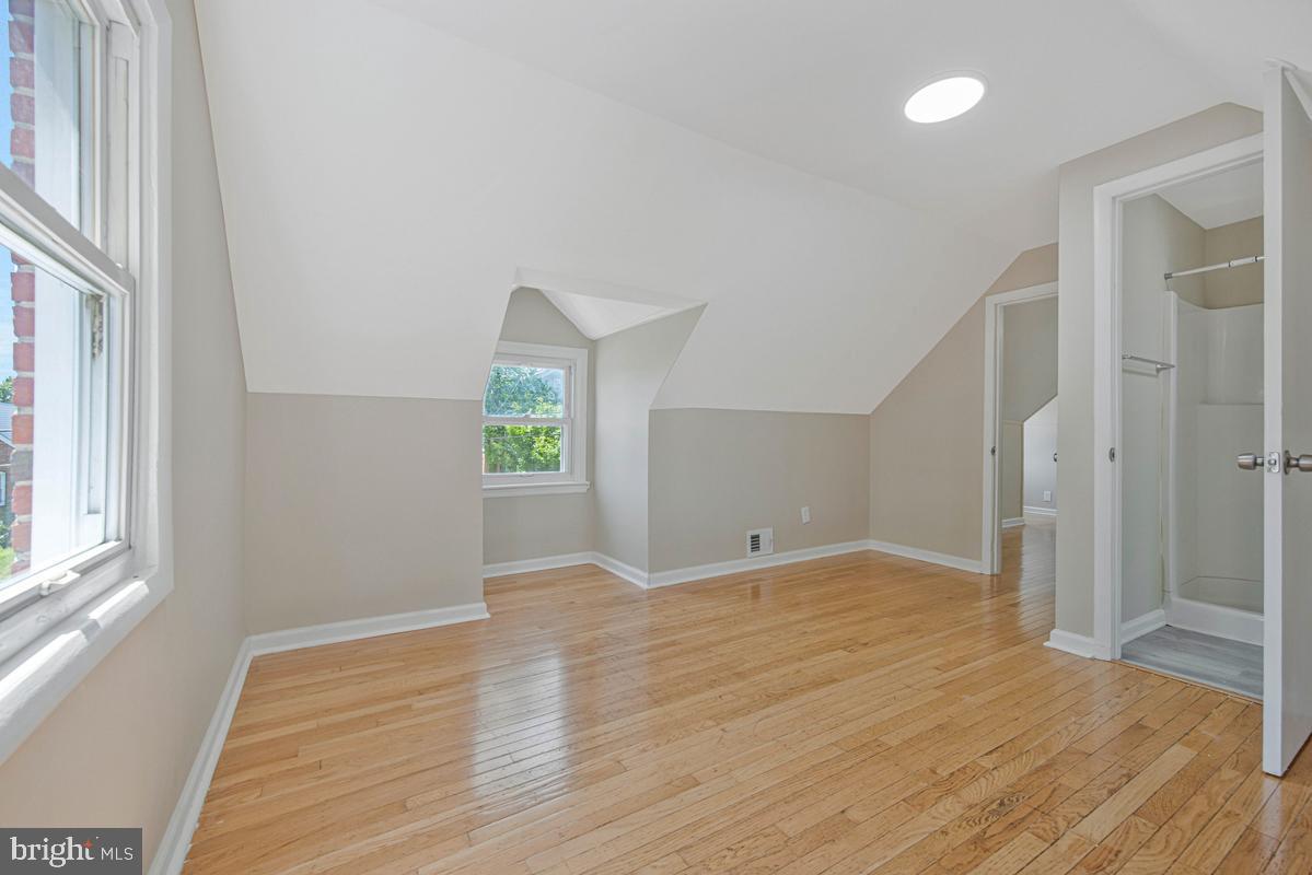 OAK SPRING - Residential