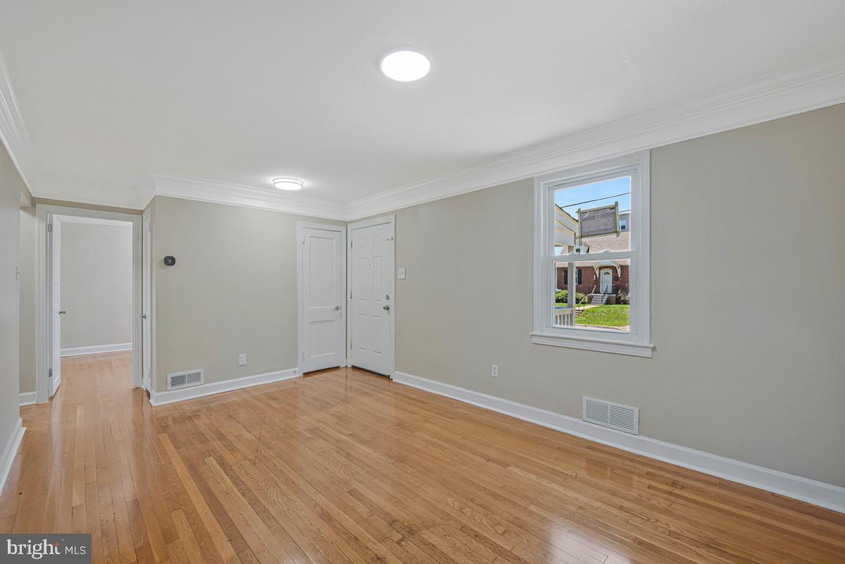 OAK SPRING - Residential