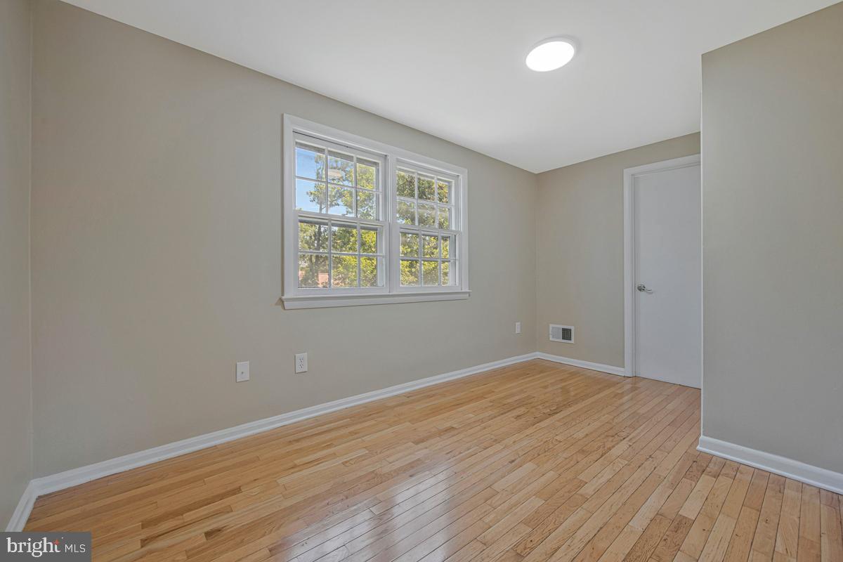 OAK SPRING - Residential