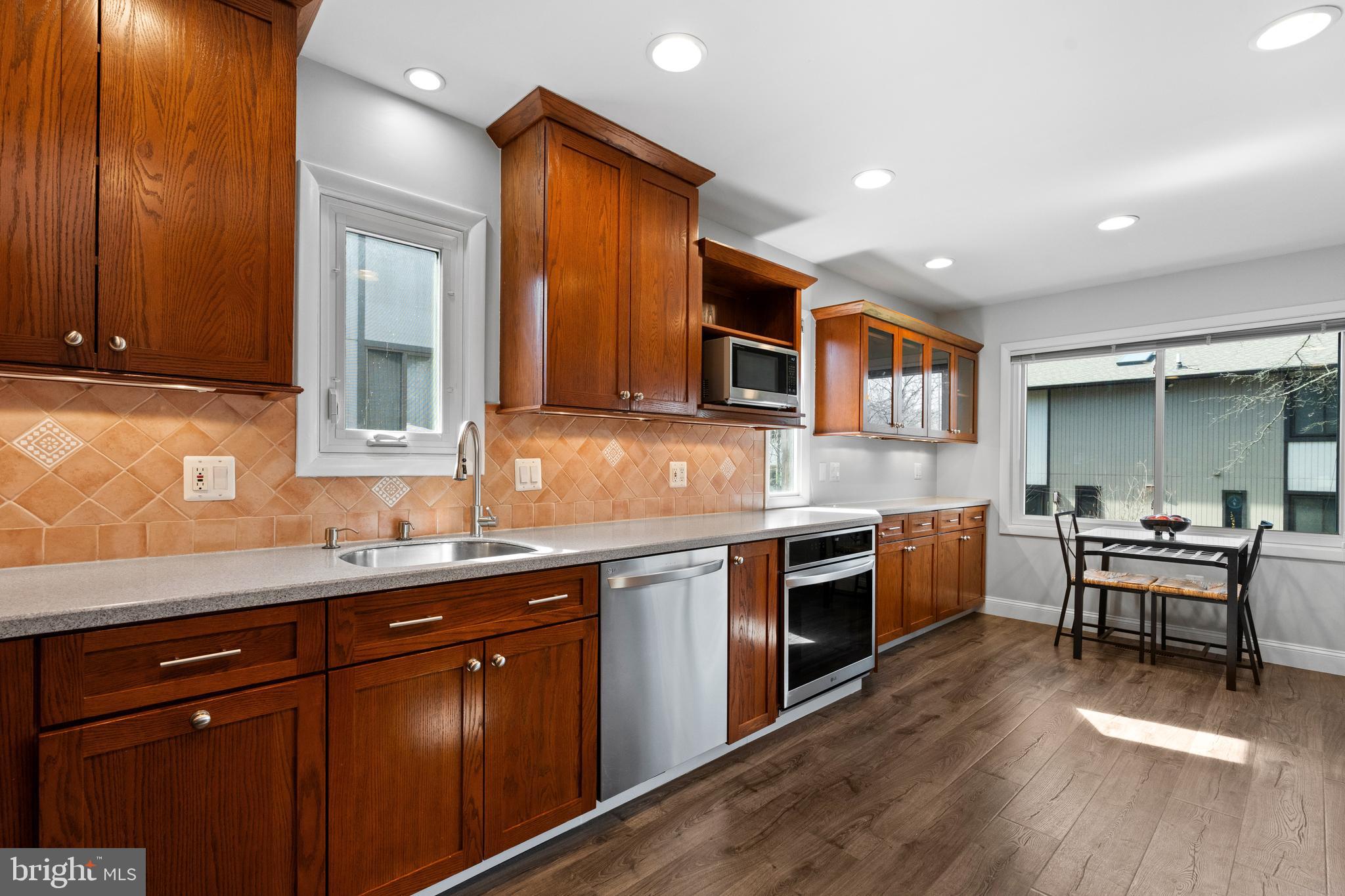SIGNAL HILL - Residential