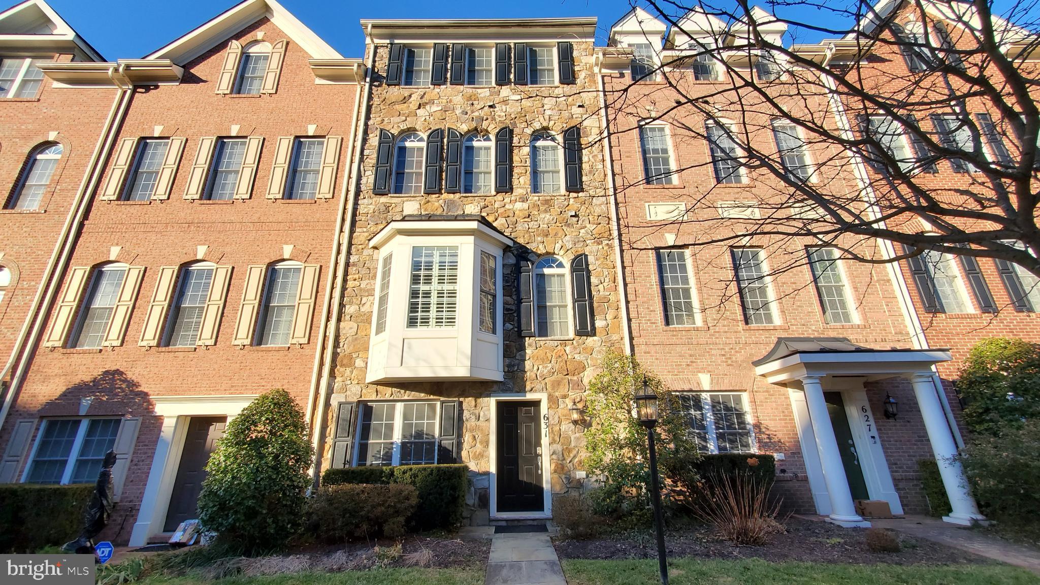 Big Luxurious 3 BR 2.5 BA Townhome with 2-Car Garage. Gourmet kitchen with Granite Counter, StainlessSteel Appliances. Great Community Pool & Health Club. Convenient Location, Close to Rt-355, I-270, Sam'sClub, Costco, and H-Mart, etc.