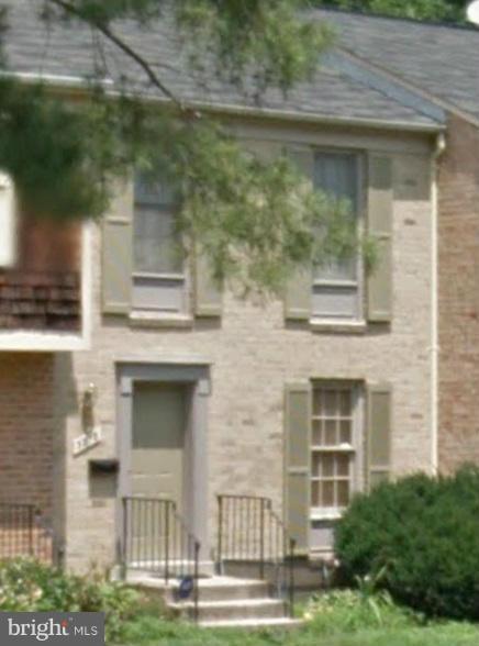Well maintained 3 level Town House located conveniently in sought after community of Lake Ridge. 3 bedroom, 2.5 baths, Walk-out basement, Deck facing trees. Lots of Daylight. Nice & Spacious. Updated bathrooms. Close to I-95 & Prince William PKWY. Minutes from Grocery, Community Pool, Shopping,  Dining & Potomac Mills. Available Immediately.