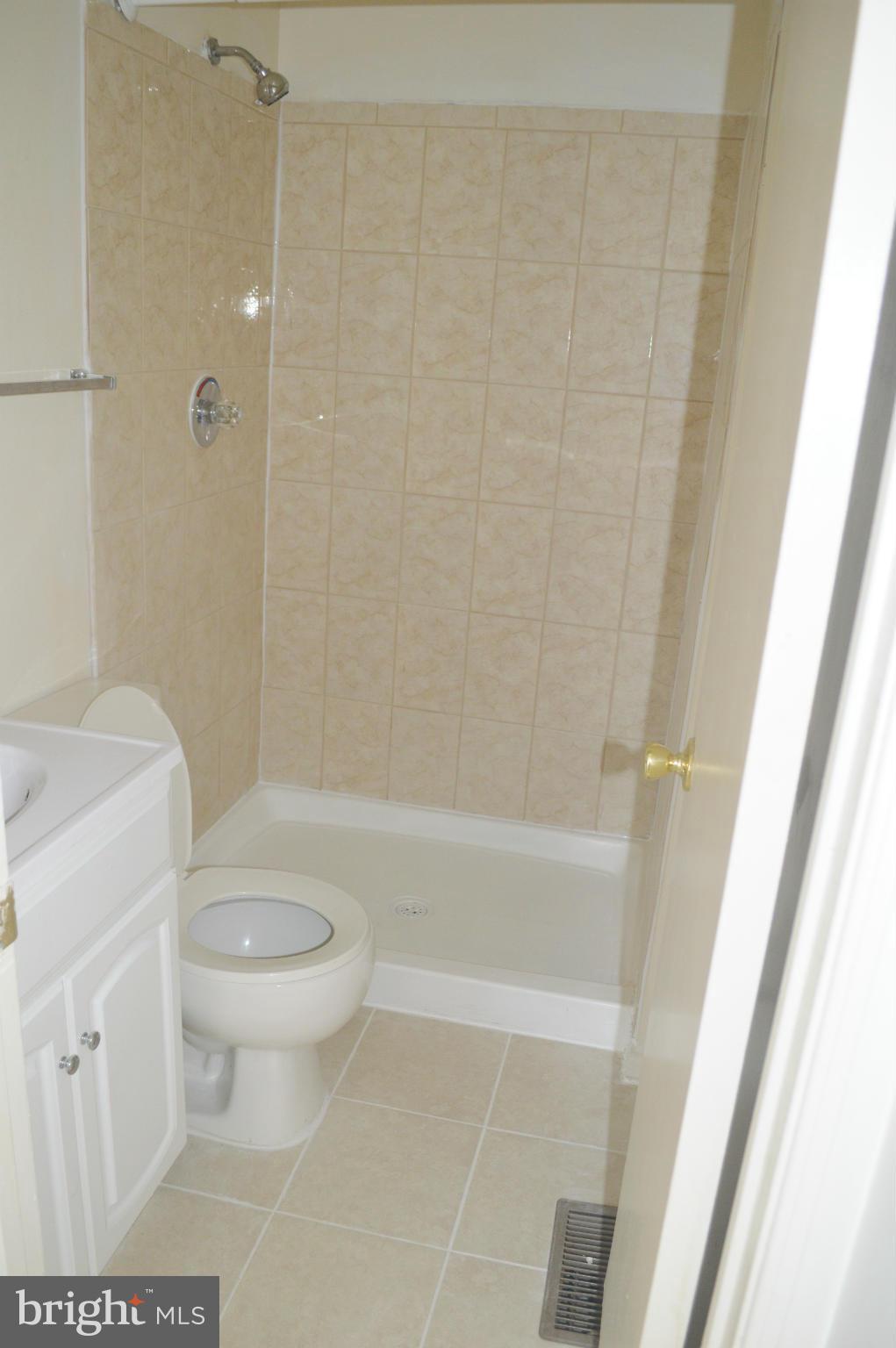 LAKE RIDGE - Residential Lease