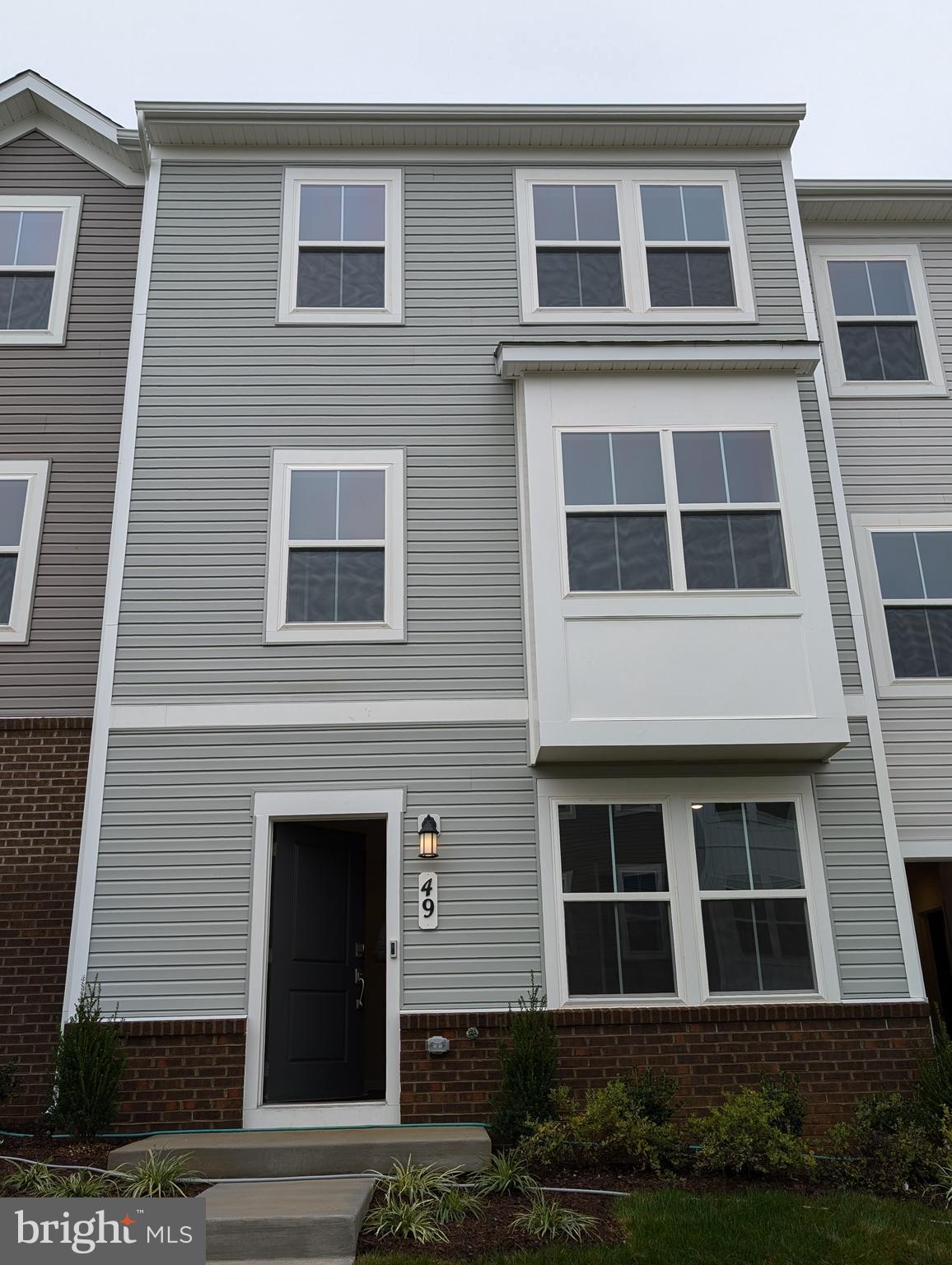 Brand New Townhome in Shenandoah Springs, Ranson, WV Available Immediately: Move in right away and start enjoying your new home. Some Photos are from Model Home !!!!! Explore the Lancaster Floor Plan: Your Dream Home is Here! Location, Convenience, and Luxury Prime Location: Situated in the prestigious Shenandoah Springs community. Easy Access: Close to shopping centers, Northern Virginia, Baltimore-Washington, D.C., and historic landmarks like Harpers Ferry and Charles Town. Stunning Exterior and Ample Parking Curb Appeal: Beautiful exterior with well-maintained landscaping. Parking: Includes a 2-car rear garage and additional driveway spaces. Interior Highlights Spacious Living: Three generously sized bedrooms, perfect for any lifestyle. Entertainment Ready: Ground-level recreation room, a half bath, and a large 10x18 foot deck off the modern kitchen. Chef’s Kitchen: Featuring premium stainless-steel appliances, Valle Nevado granite countertops, and stylish Barnett Duraform cabinets. Luxurious Owner’s Suite Private Retreat: Owner’s Bedroom with a private bath and shower, creating the perfect oasis. Community Amenities Resort-Style Living: Enjoy the community swimming pool, civic park with a tot lot, basketball court, and scenic trails. Low-Maintenance Lifestyle: Experience the beauty of the Shenandoah Valley without the upkeep. Unmatched Surroundings Scenic Beauty: Located in the Shenandoah Valley, known for its stunning landscapes and historic charm. Vibrant Community: Close to a wide variety of shopping, dining, and recreational activities. Make This Your Home Schedule a Viewing: Don’t miss the opportunity to lease this exceptional property. Rentspree Application Requirements: Income: Must be at least 3 times the monthly rent. Credit Score: Minimum of 600 required. Financial History: No bankruptcies.