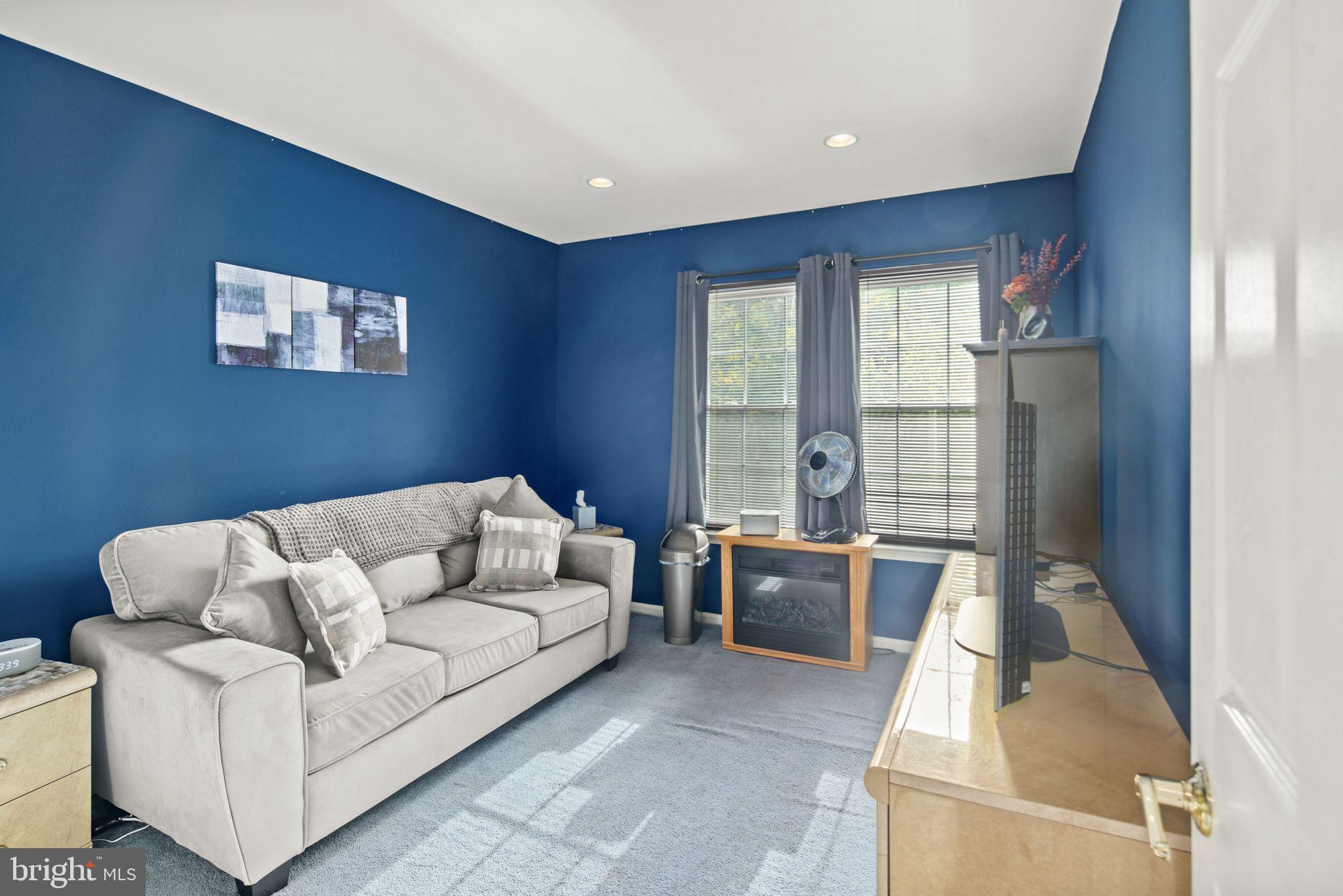 ANDORRA WOODS - Residential