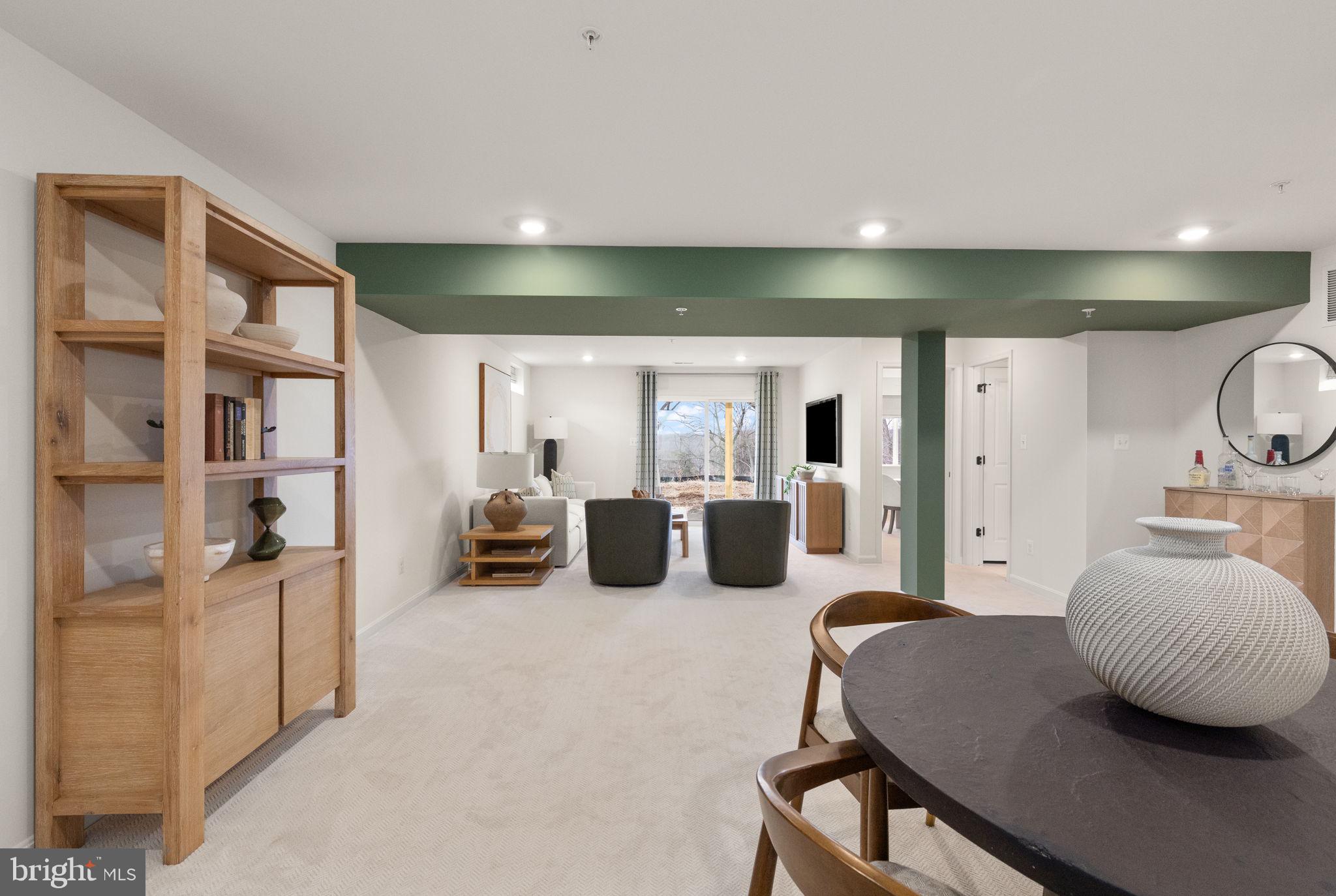 RICHMOND HILLS - Residential