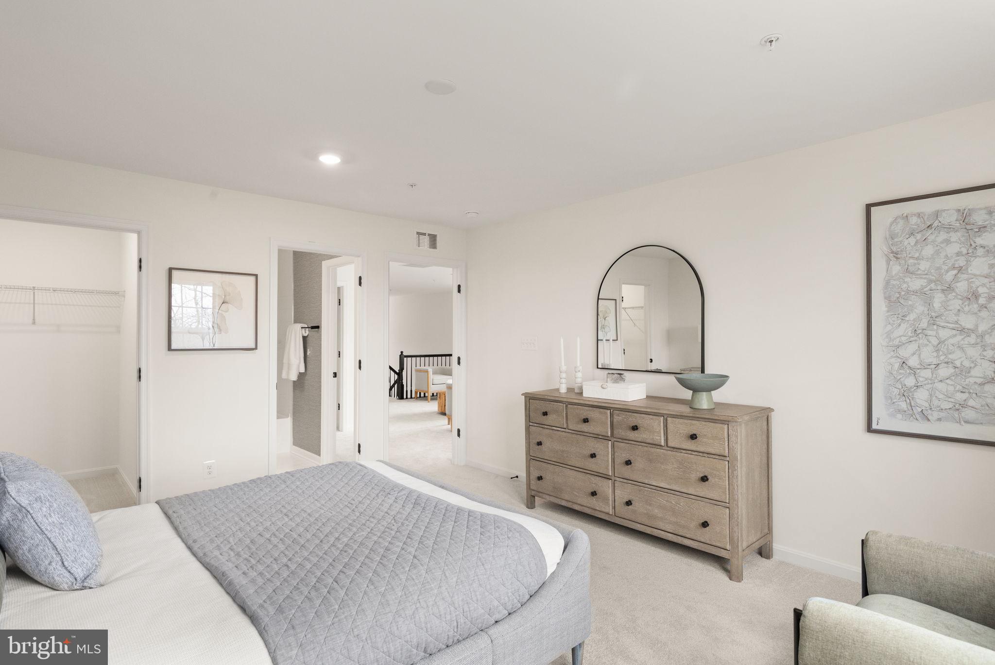 RICHMOND HILLS - Residential