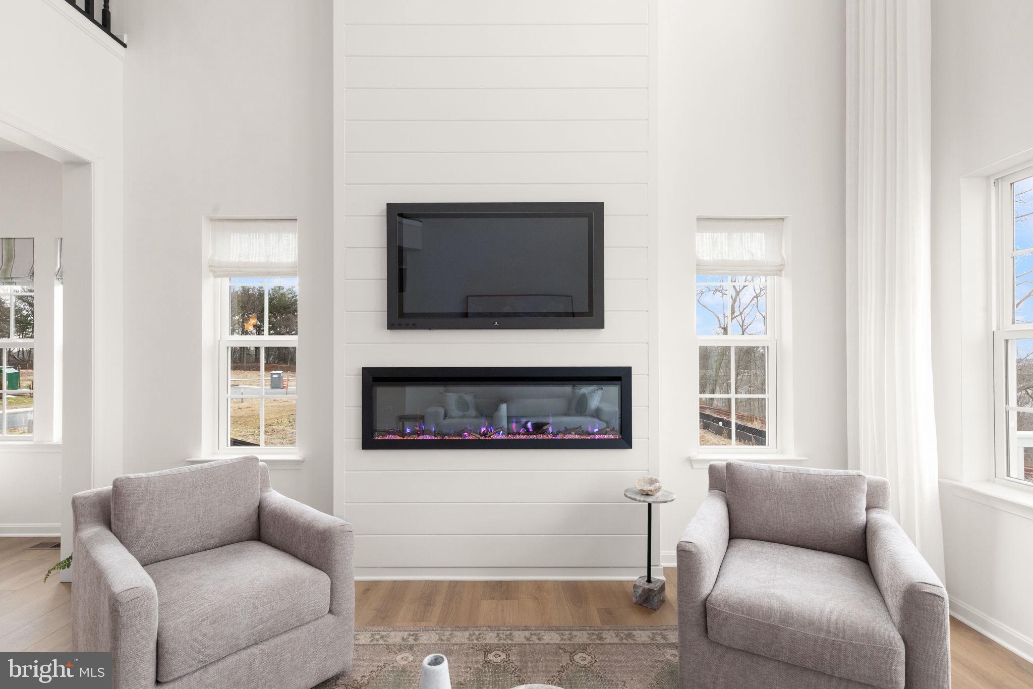 RICHMOND HILLS - Residential