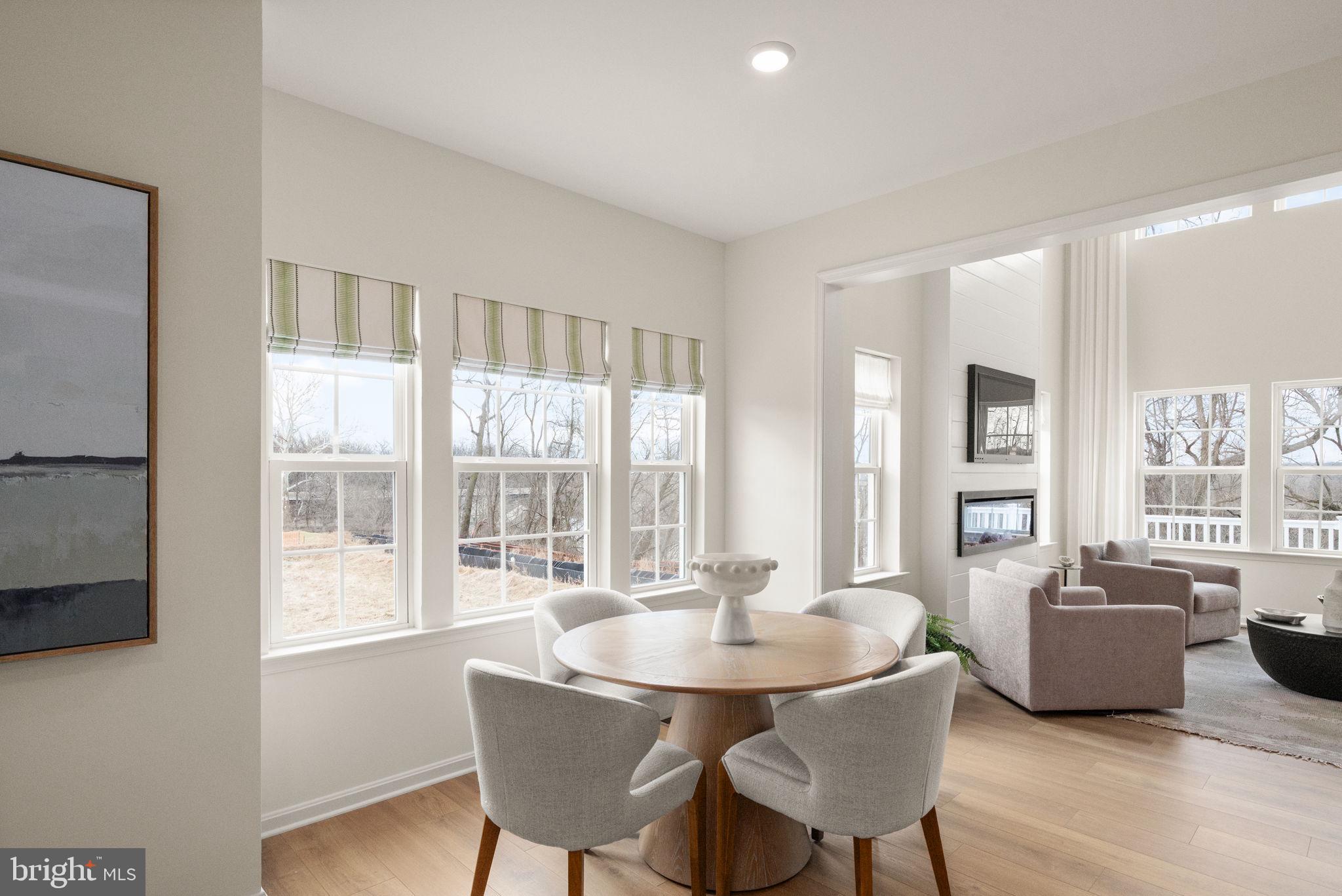 RICHMOND HILLS - Residential