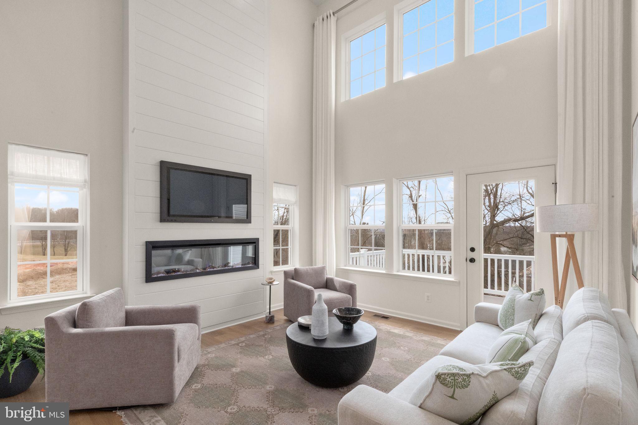 RICHMOND HILLS - Residential