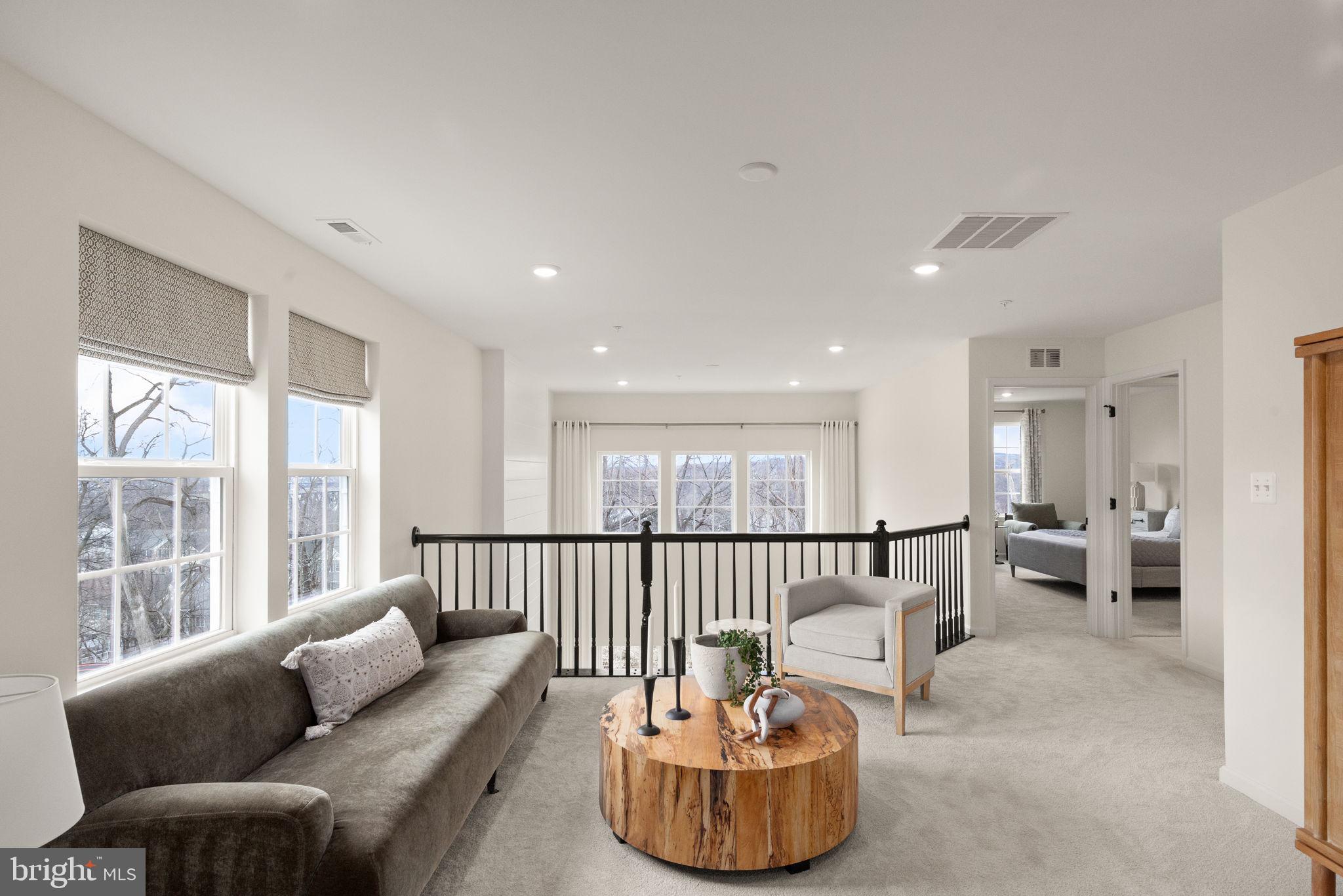 RICHMOND HILLS - Residential