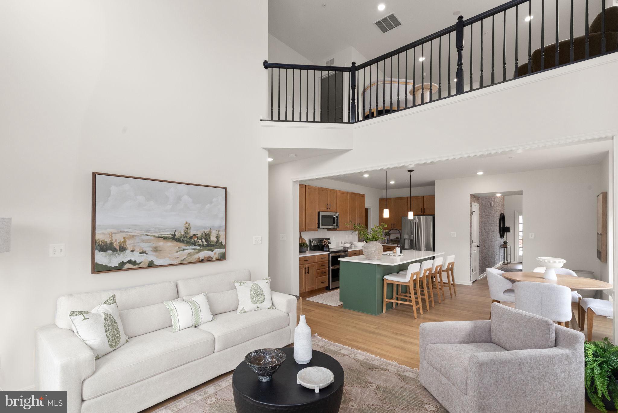 RICHMOND HILLS - Residential