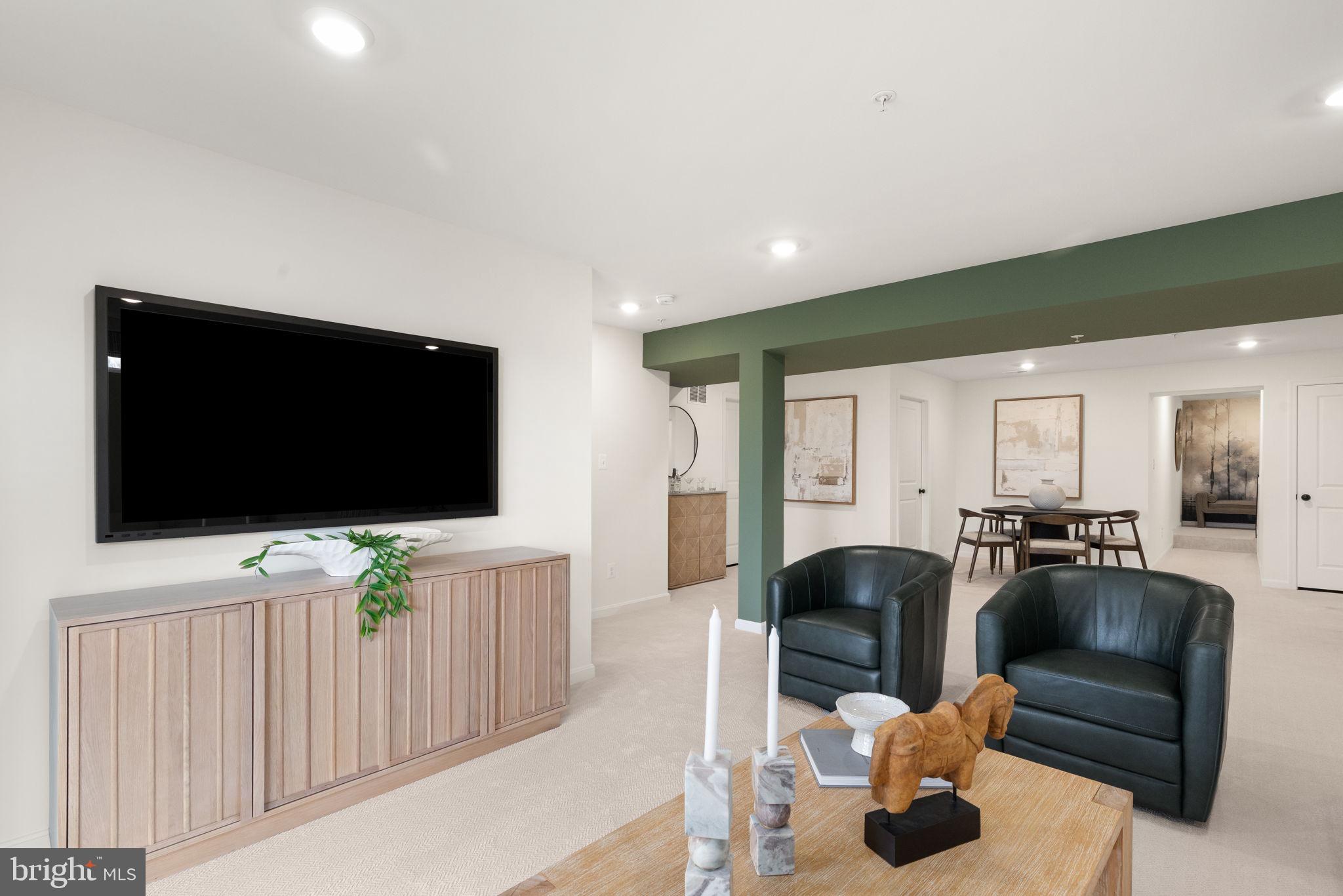 RICHMOND HILLS - Residential