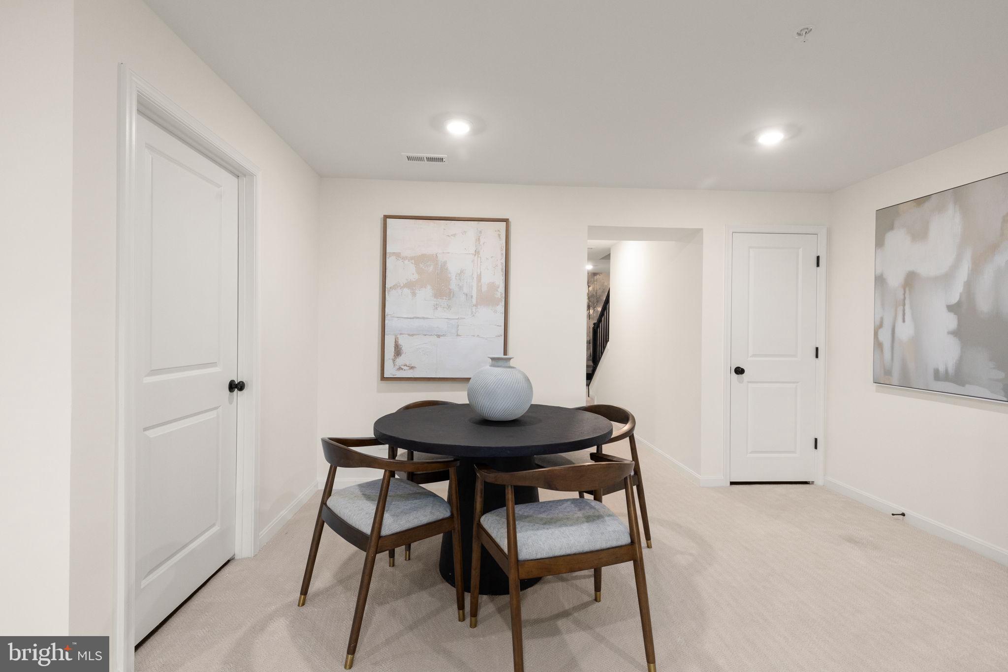 RICHMOND HILLS - Residential