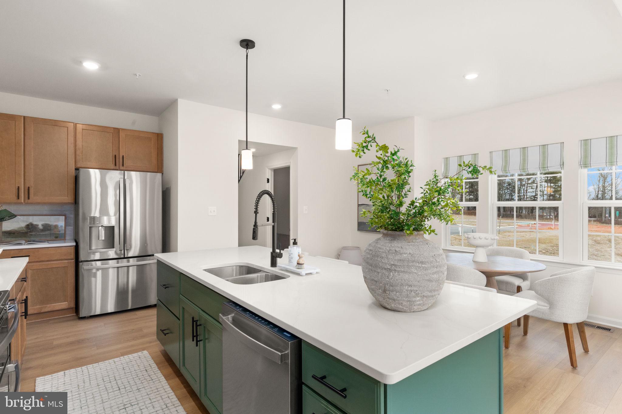 RICHMOND HILLS - Residential