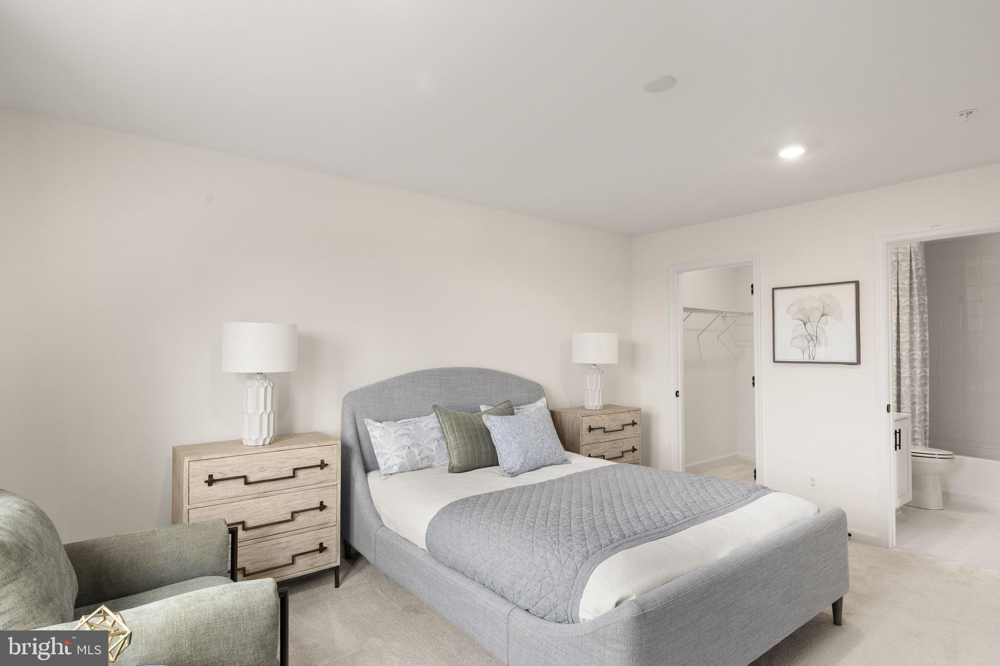RICHMOND HILLS - Residential
