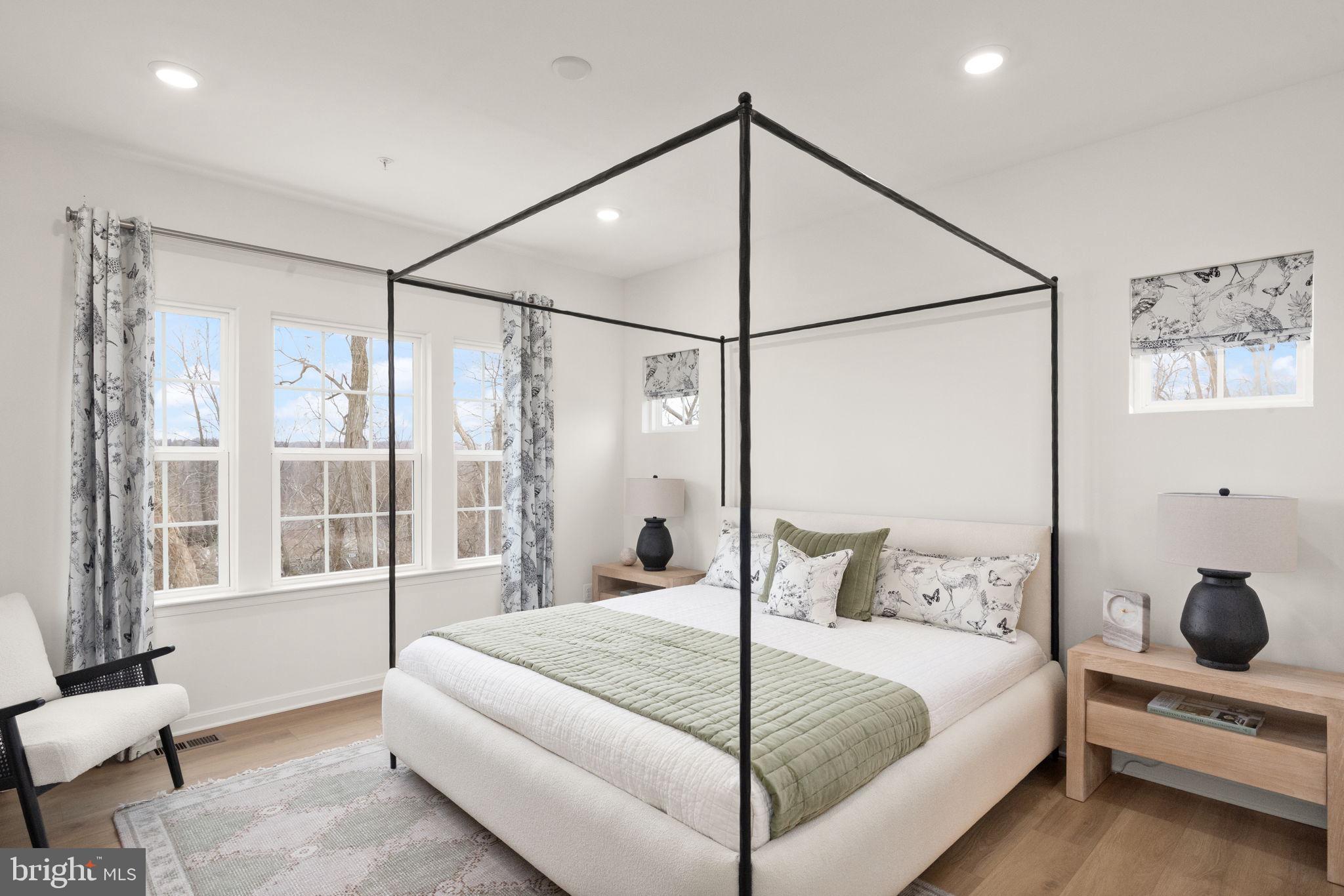 RICHMOND HILLS - Residential
