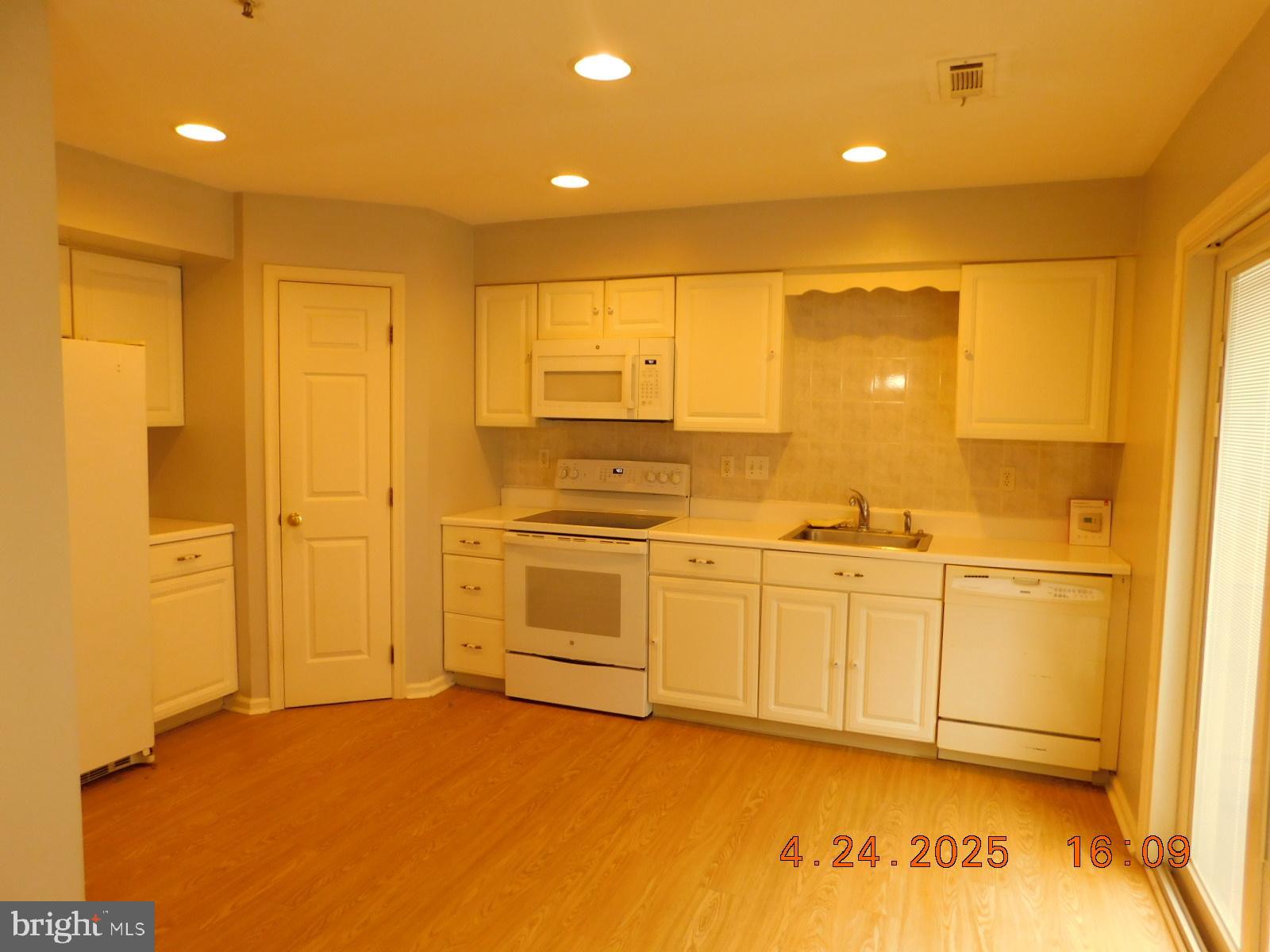 CHESAPEAKE LANDING - Residential