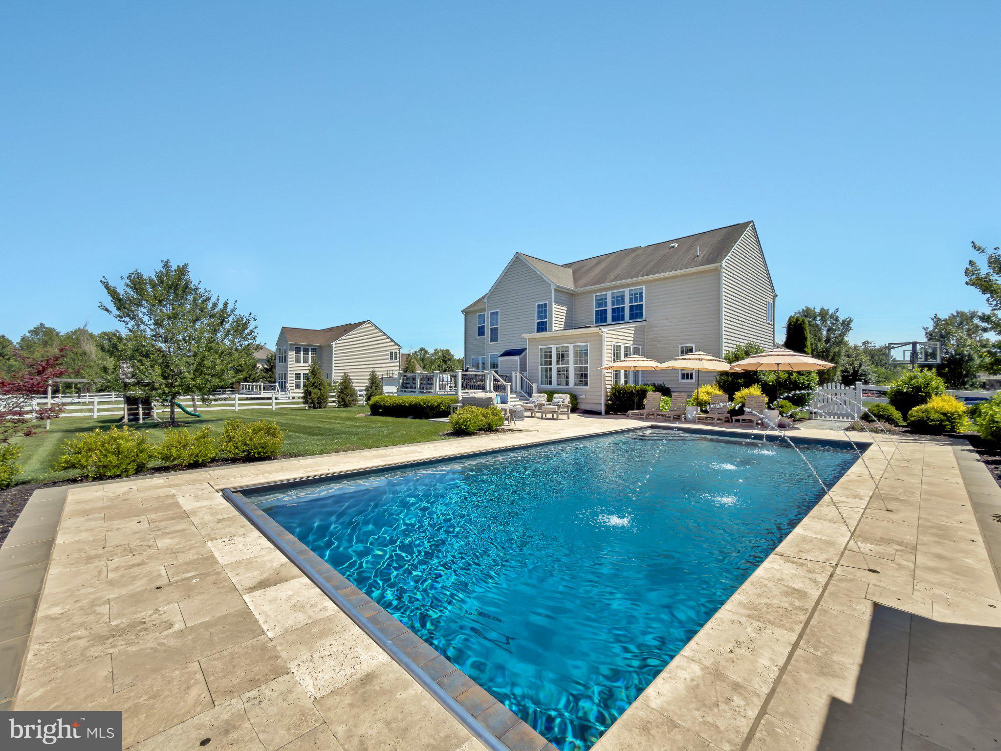 RED CEDAR - Residential