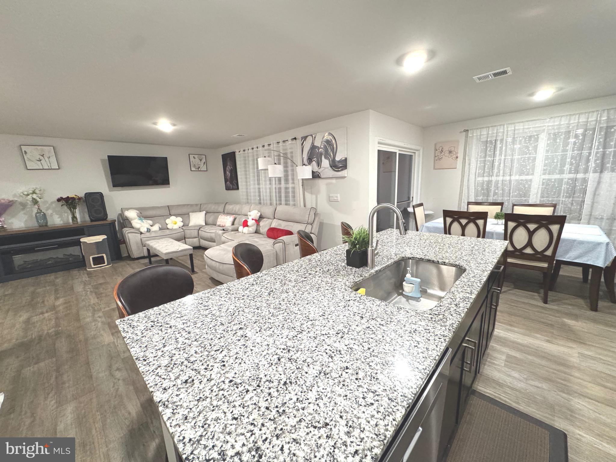WEST WIND - Residential