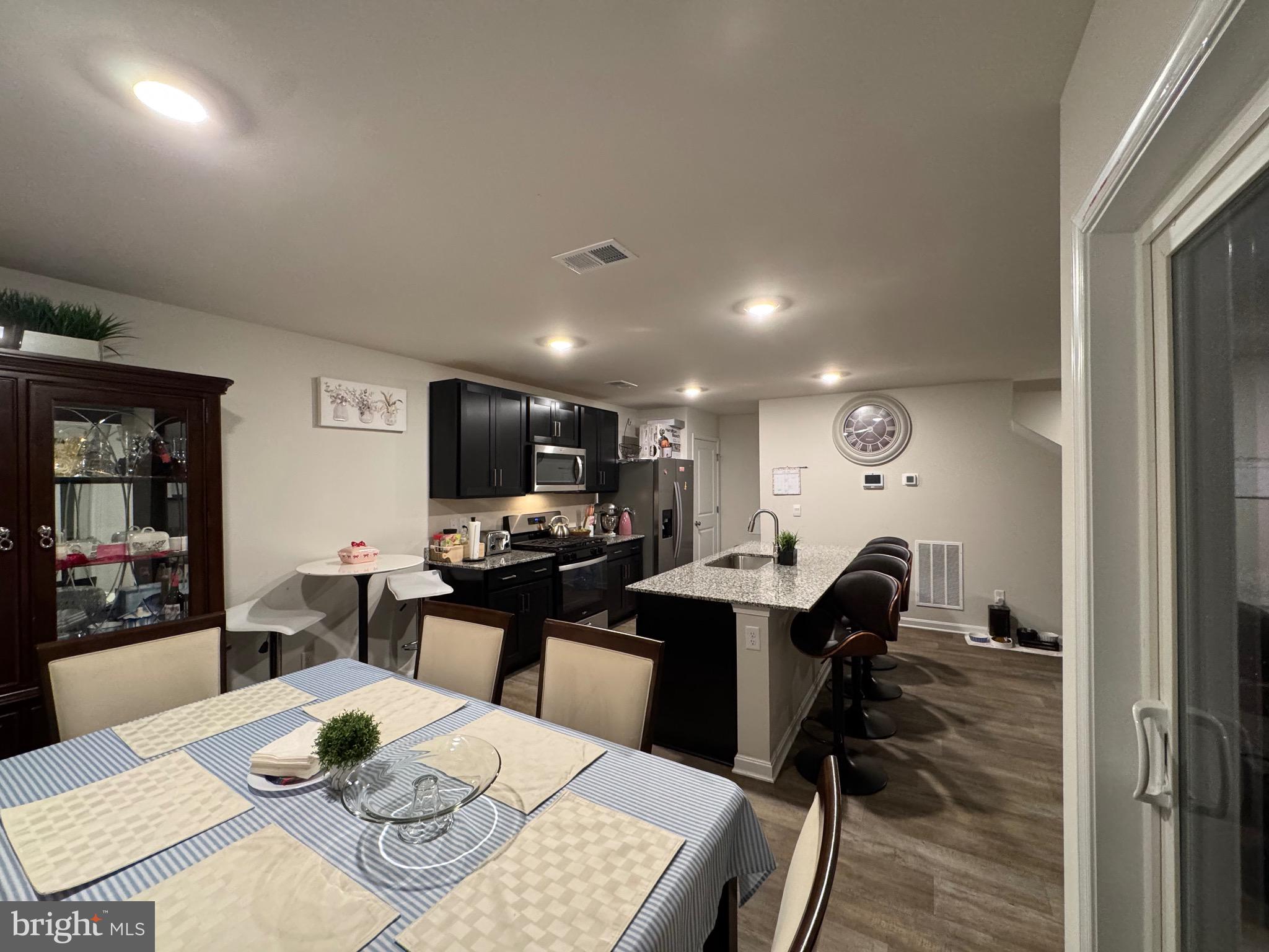 WEST WIND - Residential
