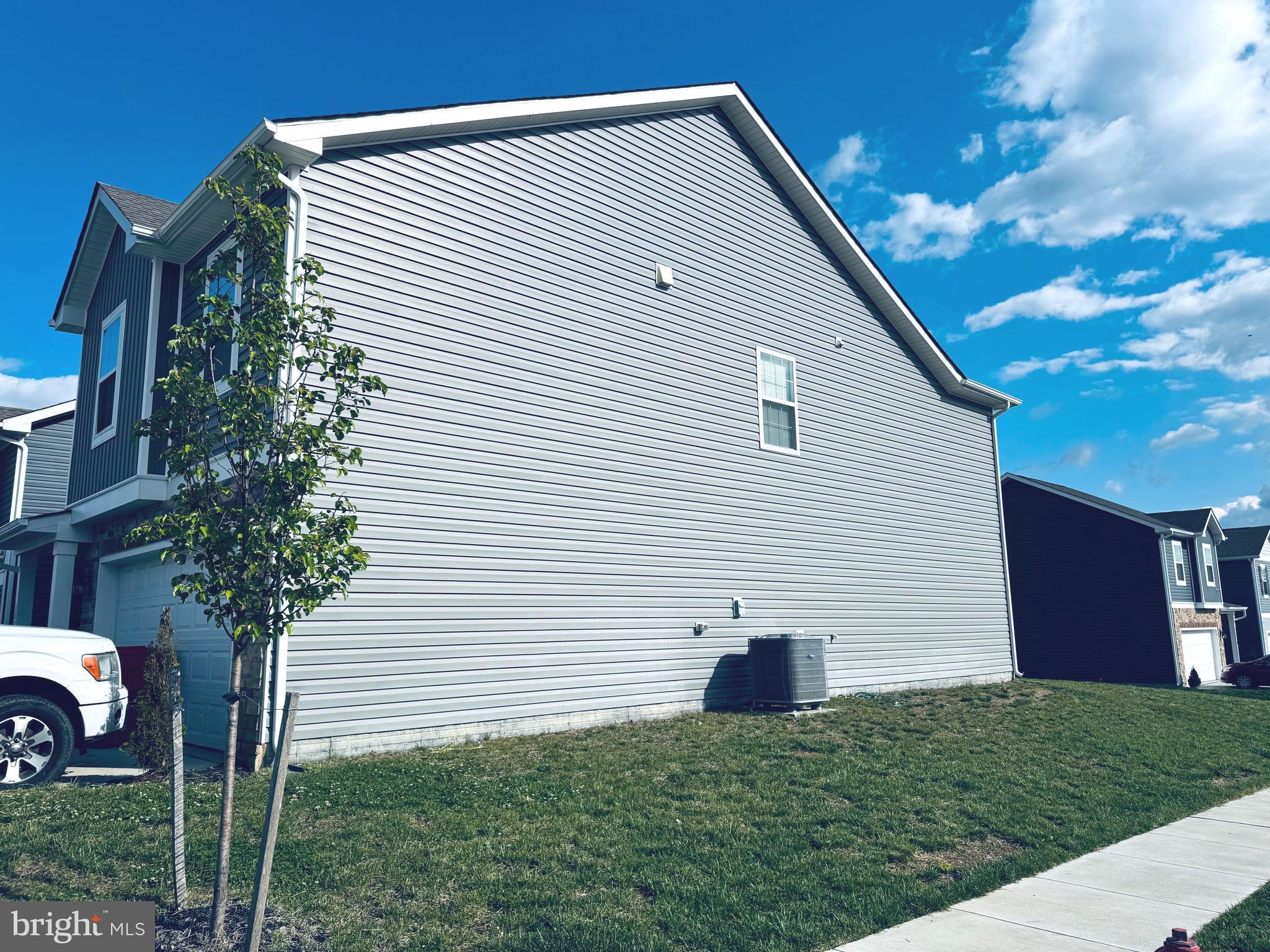 WEST WIND - Residential