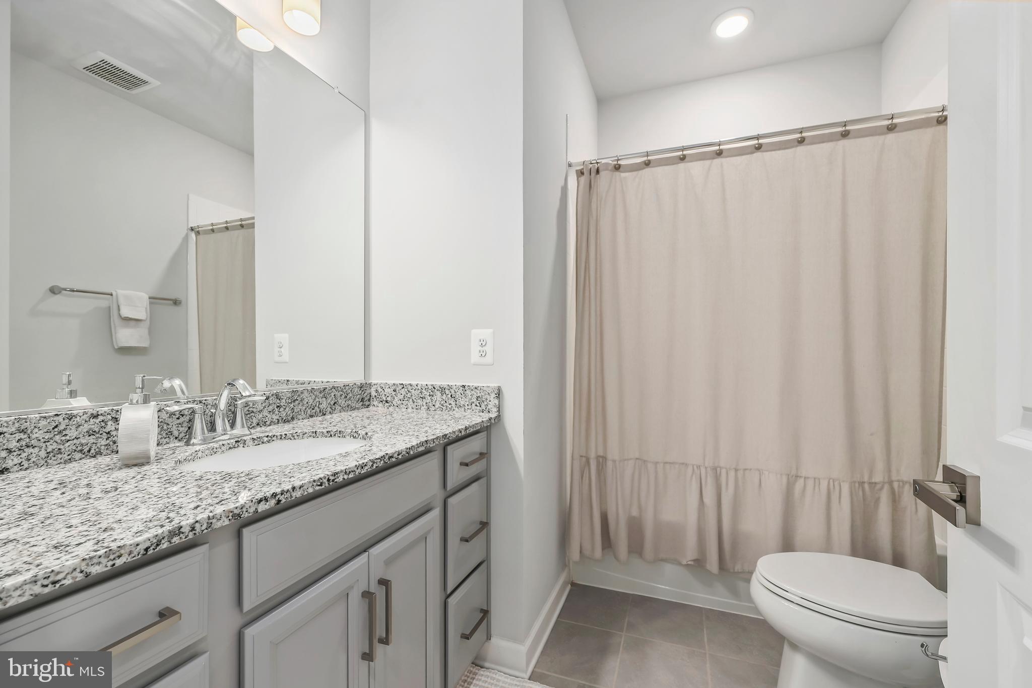 THE ENCLAVE - Residential