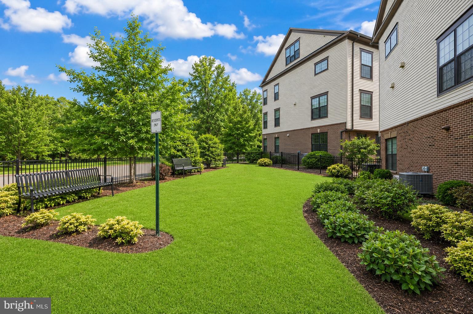 THE ENCLAVE - Residential