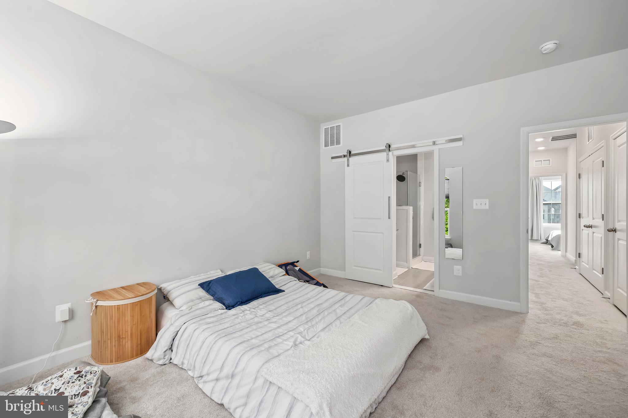 THE ENCLAVE - Residential