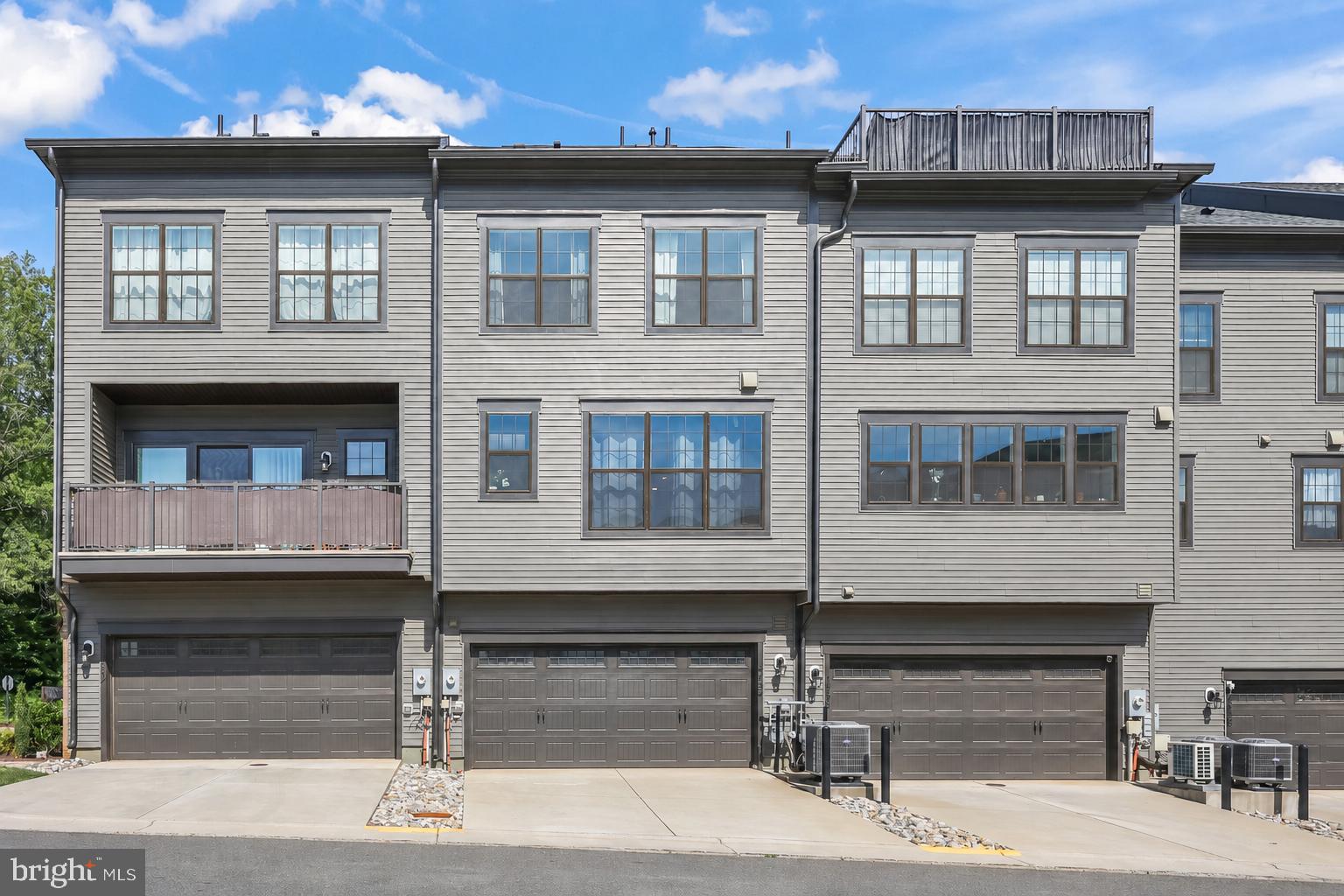 THE ENCLAVE - Residential