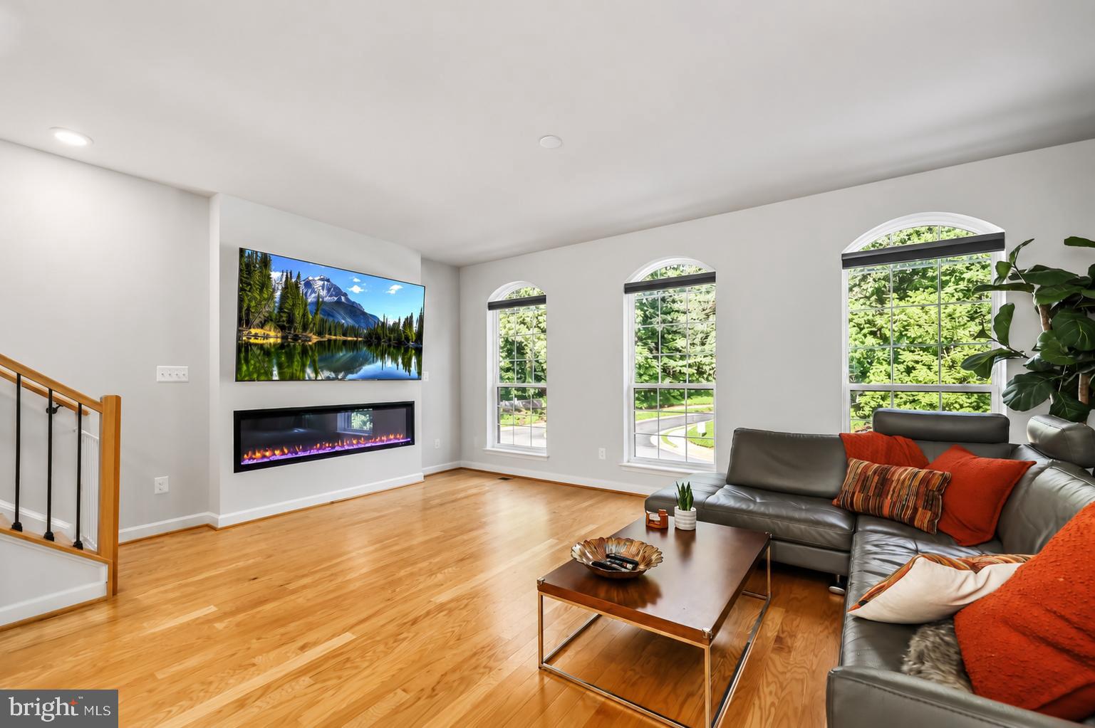 THE ENCLAVE - Residential
