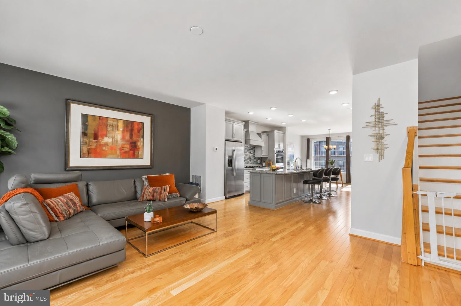 THE ENCLAVE - Residential