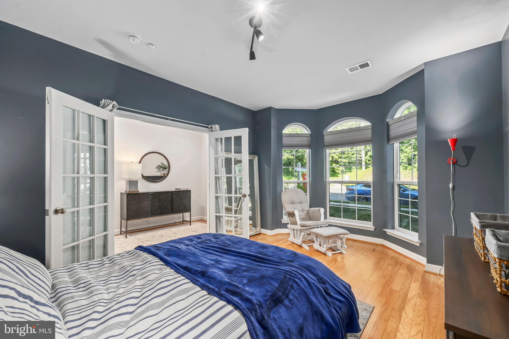 THE ENCLAVE - Residential