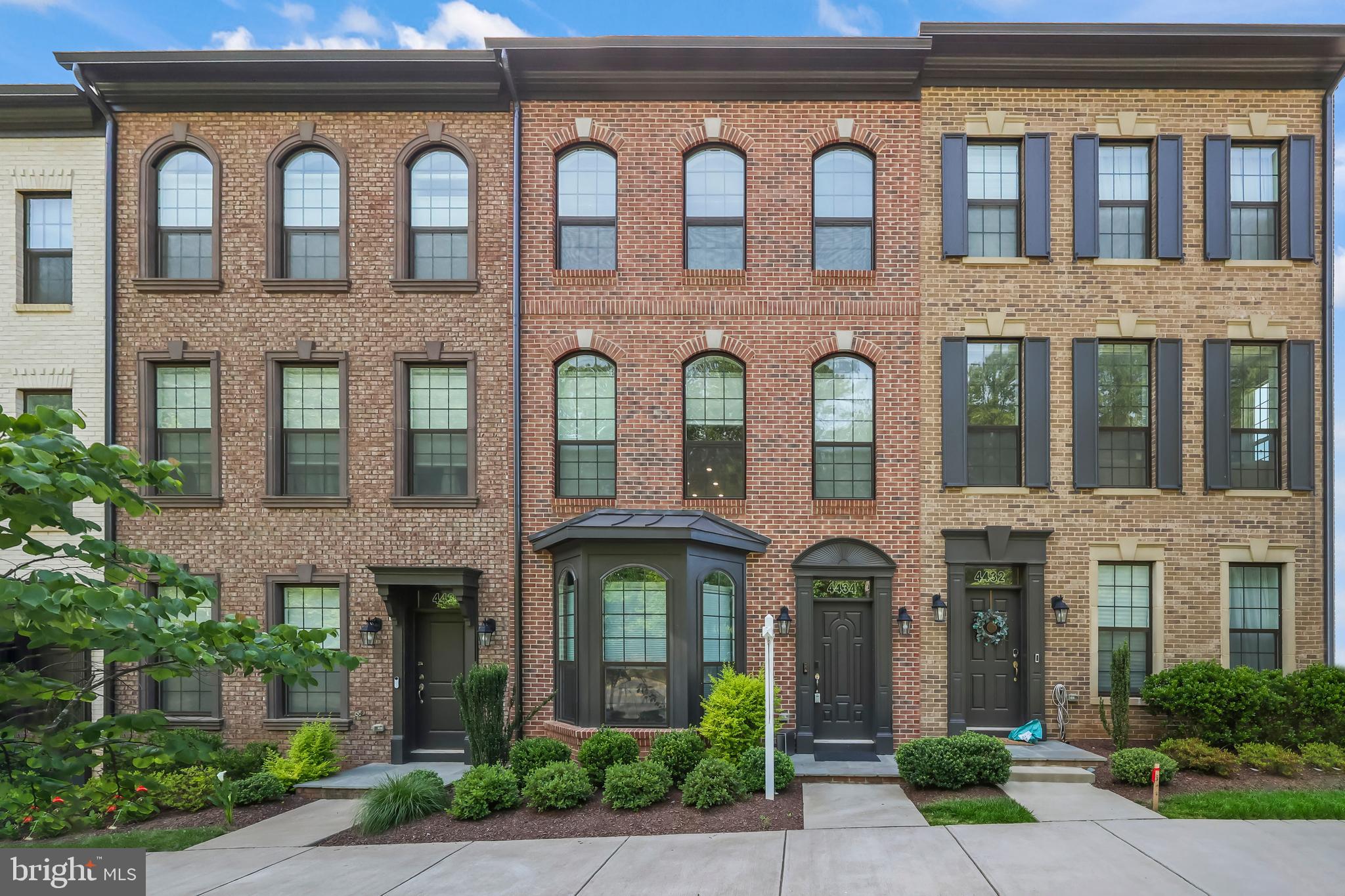 THE ENCLAVE - Residential