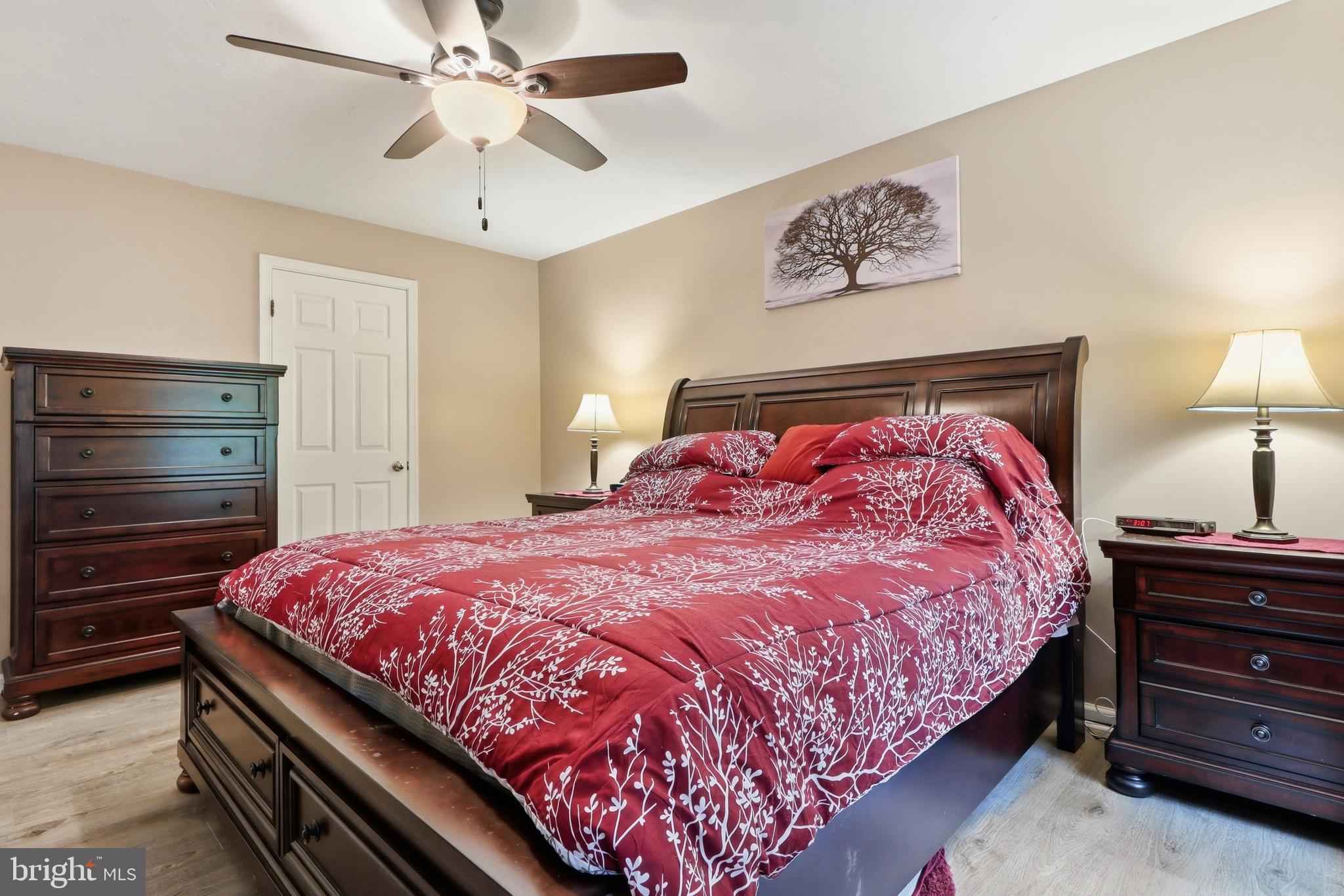 LAUREL WOODS - Residential