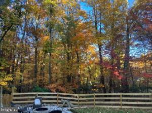 LAUREL WOODS - Residential