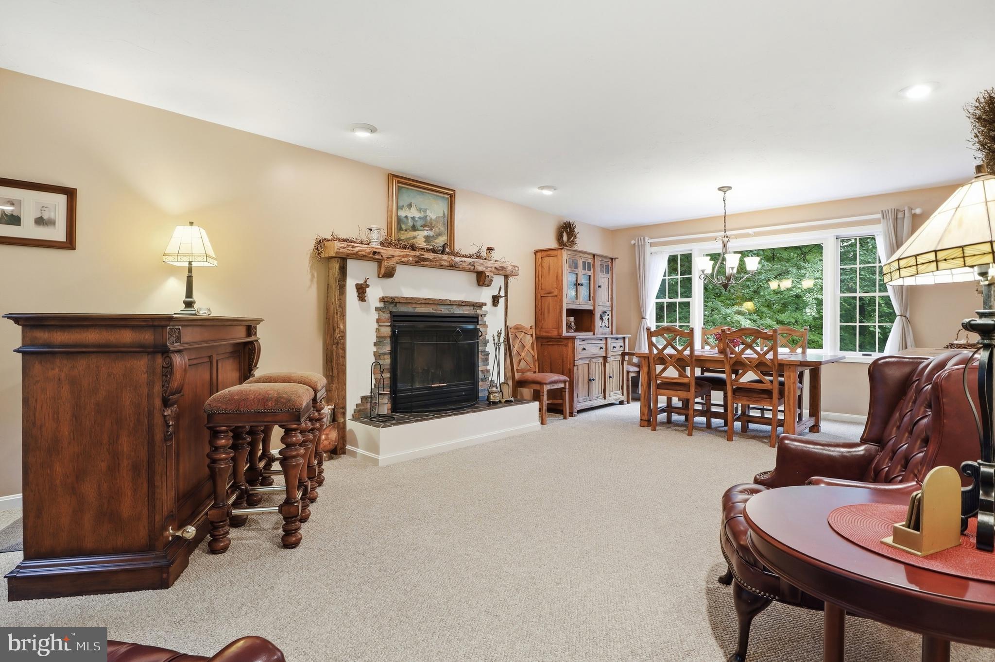 LAUREL WOODS - Residential