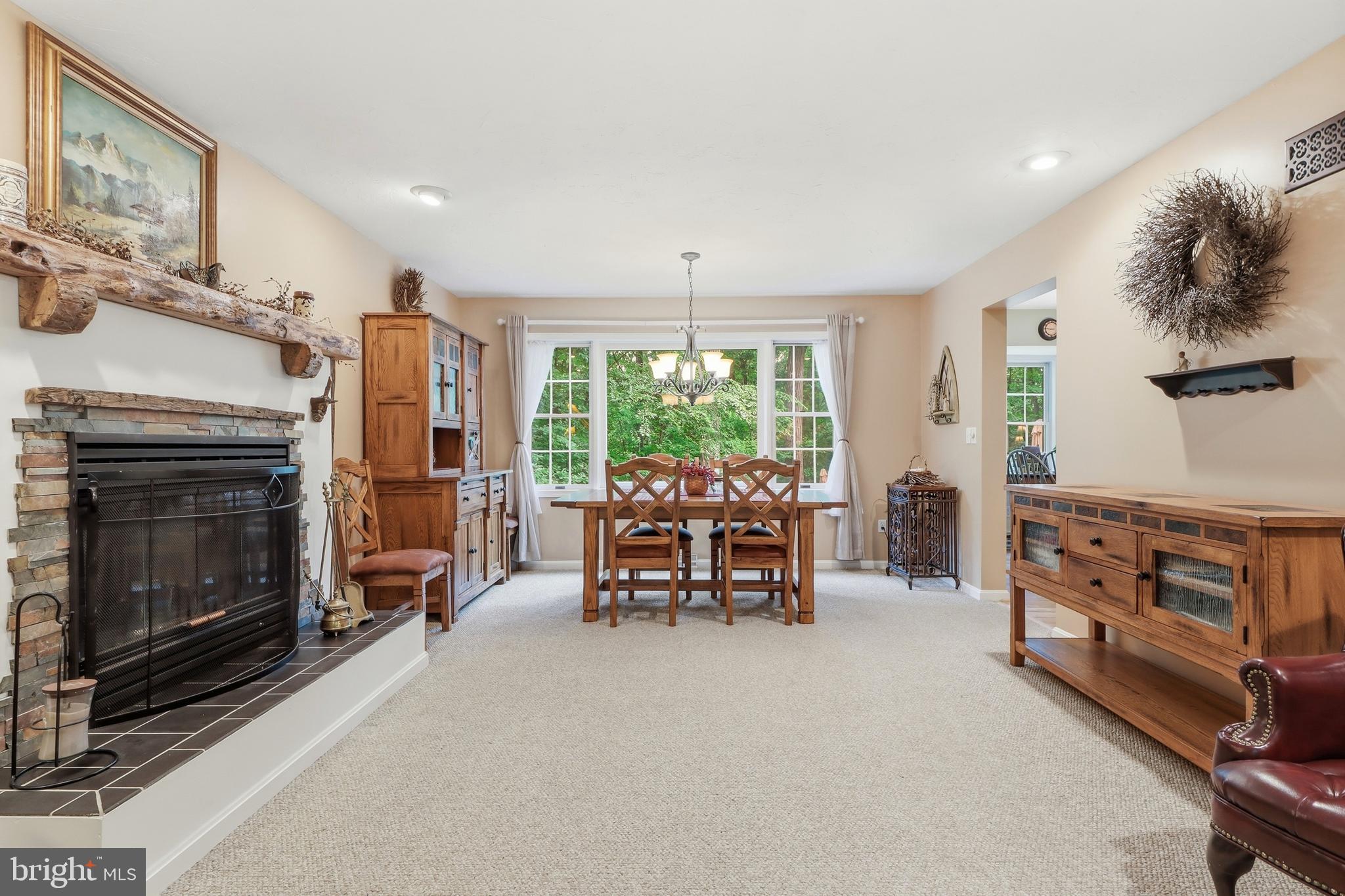 LAUREL WOODS - Residential