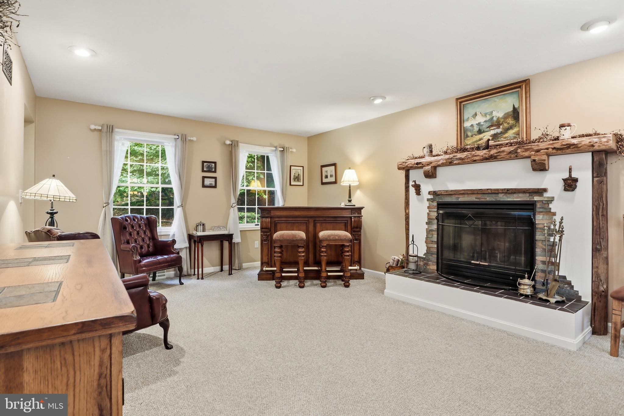 LAUREL WOODS - Residential