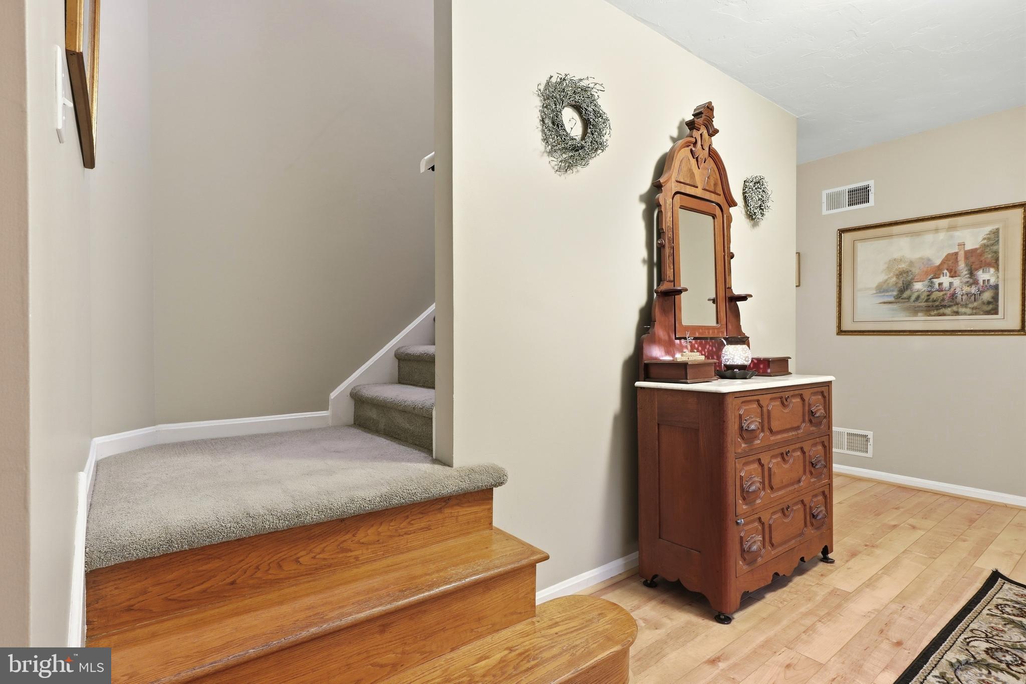 LAUREL WOODS - Residential